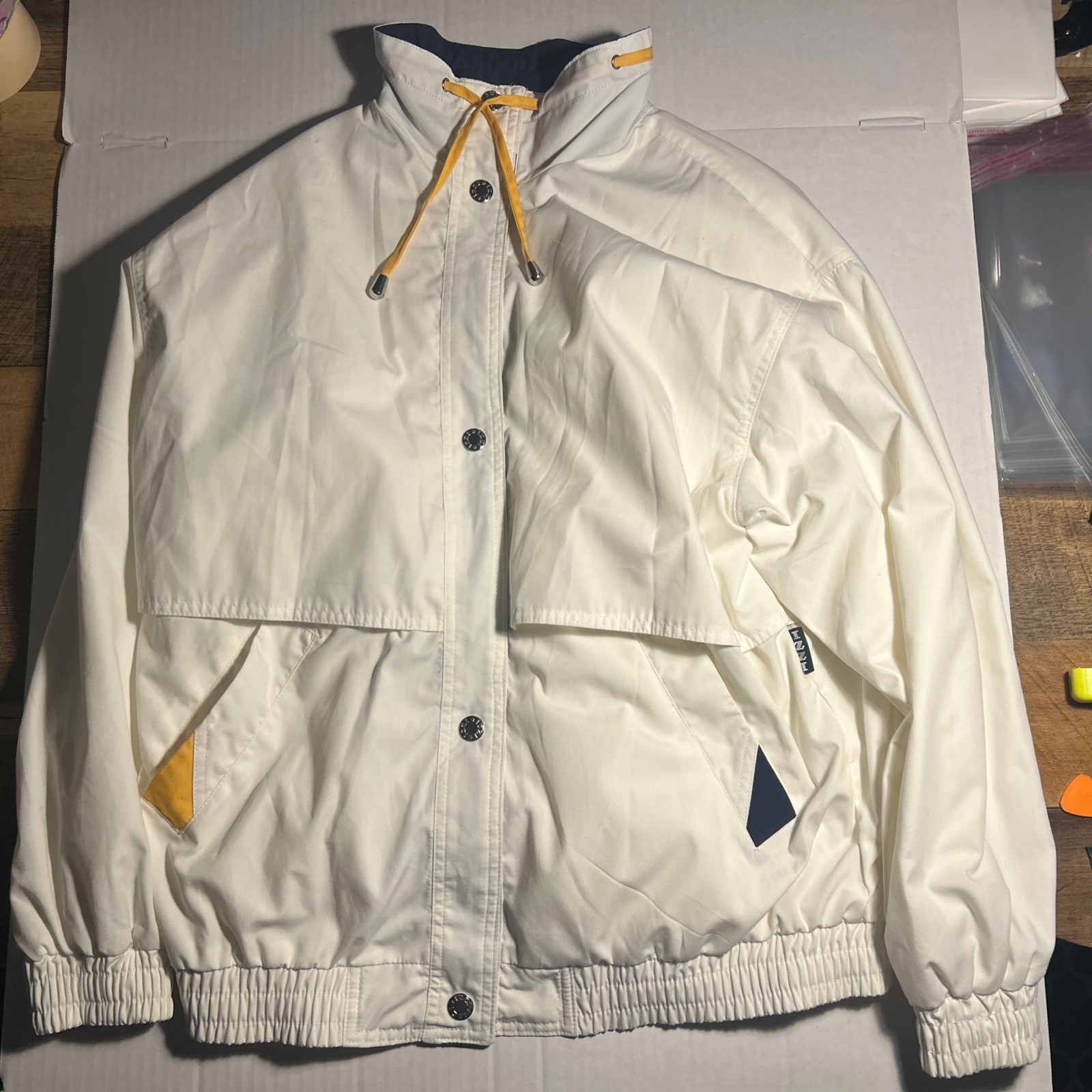 Womans Med VTG 80’S Innovations By IZZI Windbreaker Jacket Color White