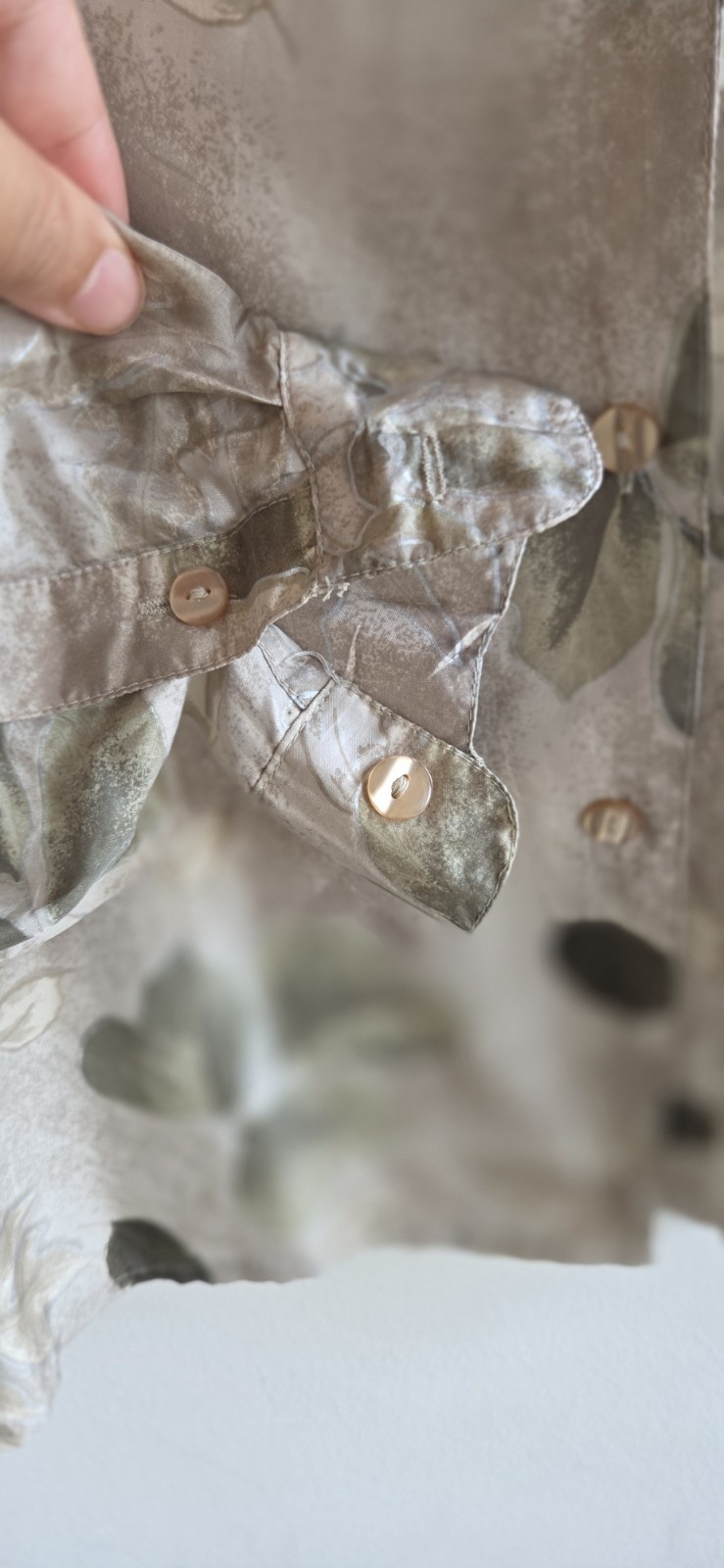 Vintage 80s/90s 100% Silk Long Sleeve Floral Design Y2K Blouse Size M Retro