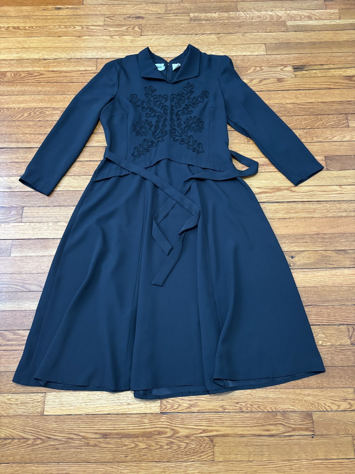 Vintage Leslie Fay Womens Dress Sz 12 Black Long Sleeve Modest Embroidered Belt