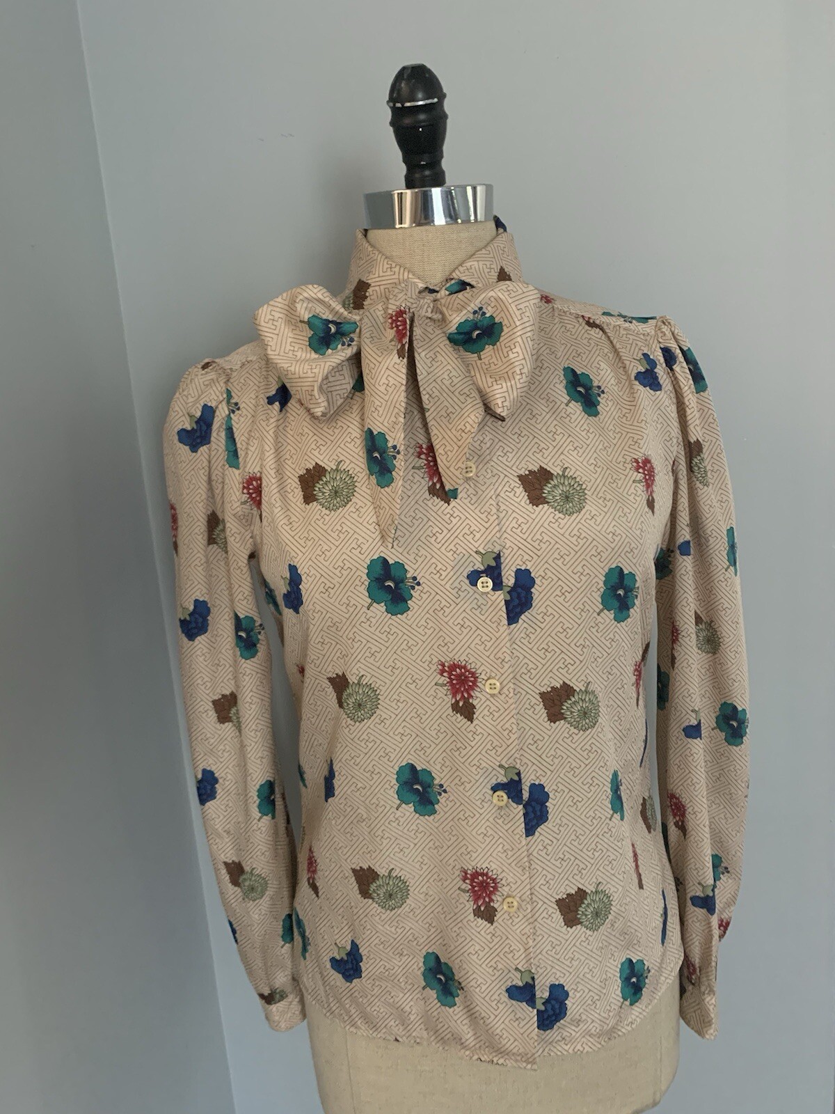 Vintage 80s Secretary Blouse Pussy Bow Art Nouveau Print Boho Academia Modest