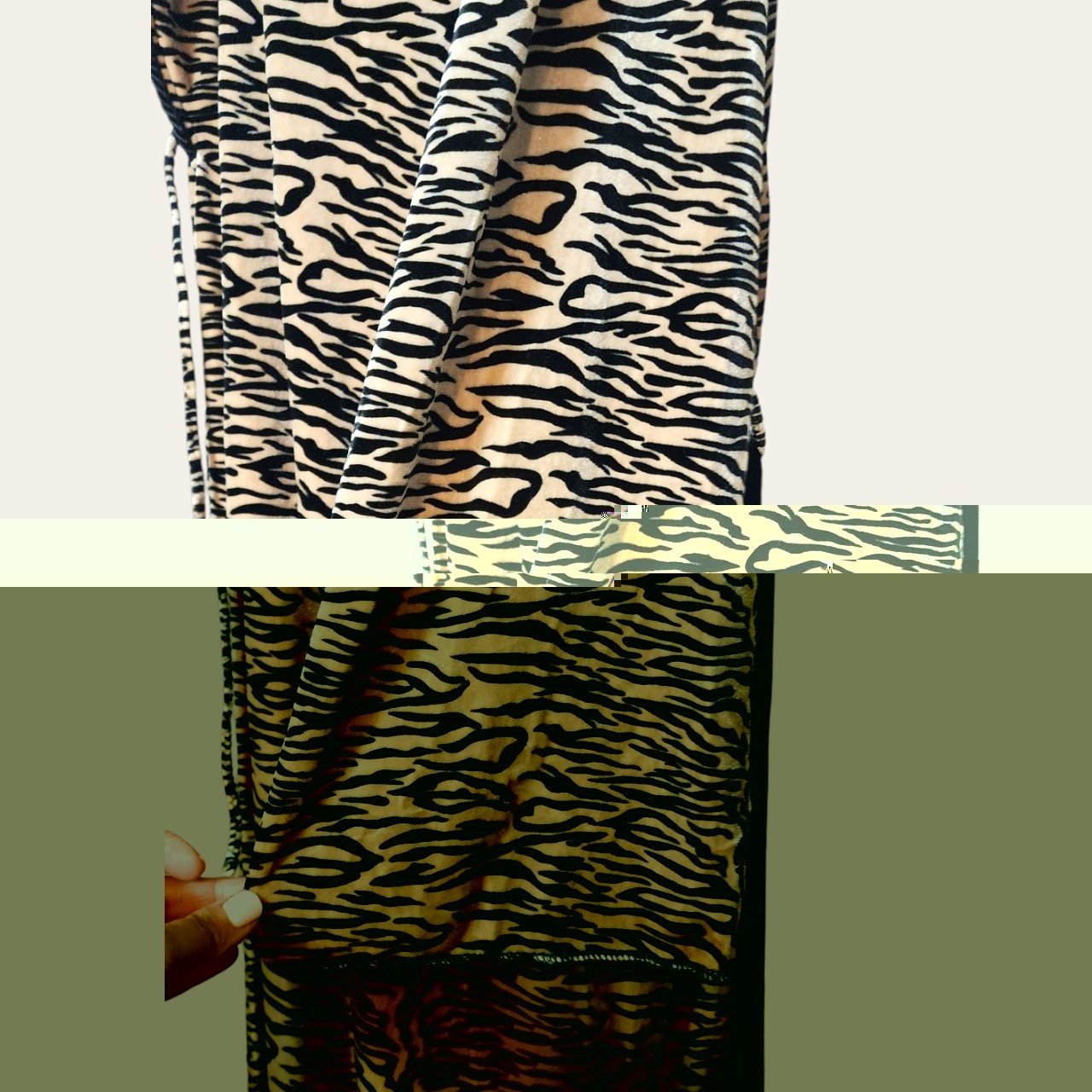 Vintage 70s/80s Diamond Tea Velvet Zebra Print Robe Sz XL