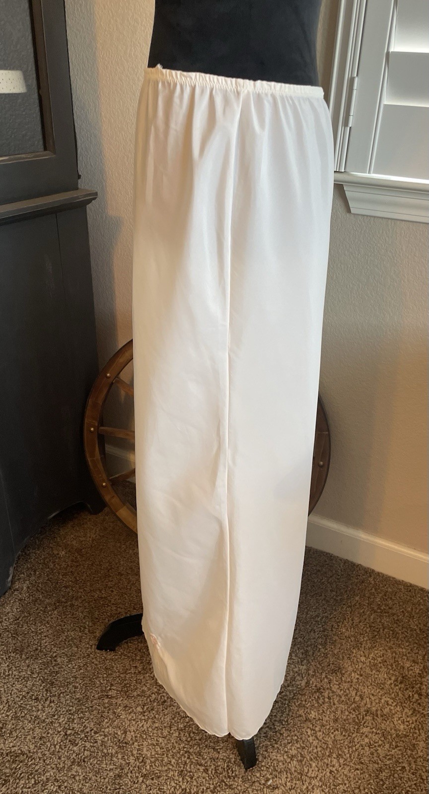 Vintage 1970’s Chevette Long Slip White Hand Embroidery Floral Women Large Flaw
