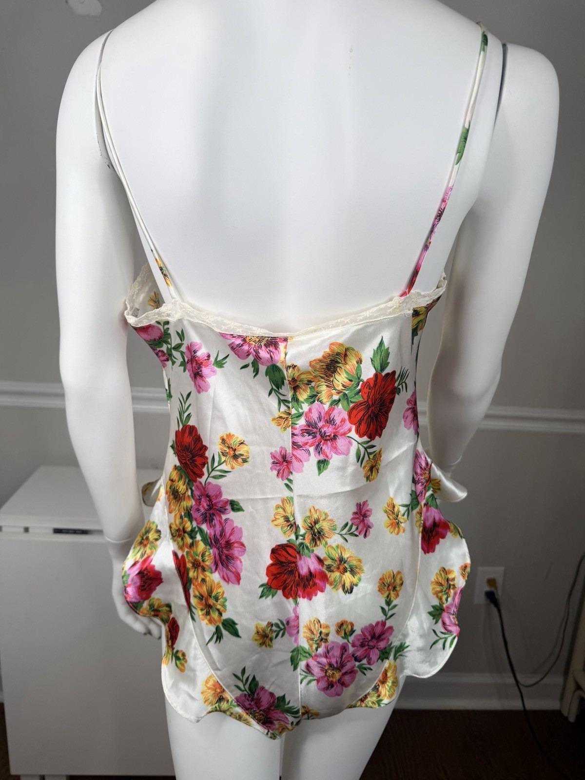 Vintage VICTORIA’S SECRET Second Skin satin floral teddy lace M Lingerie snap