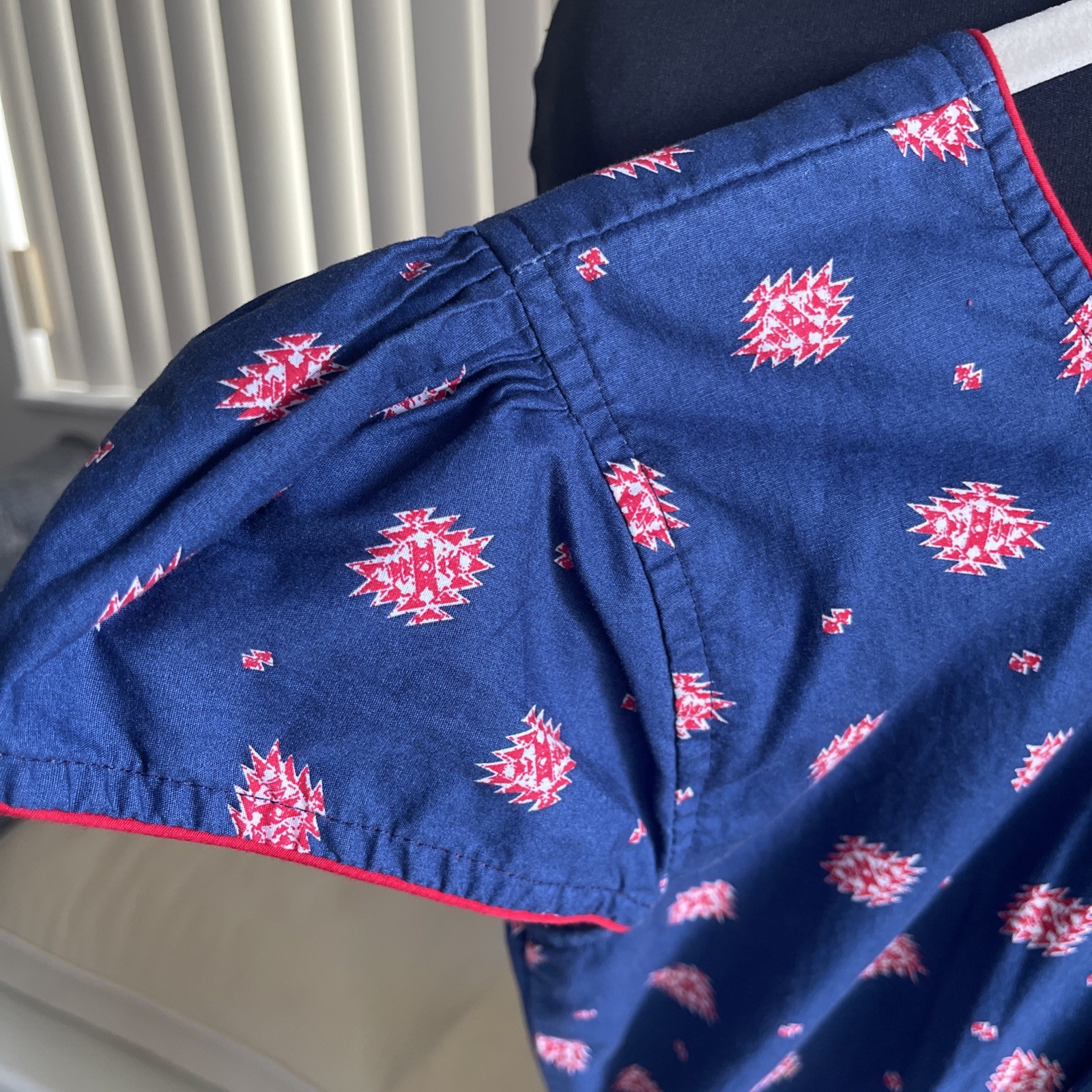 1950s navy blue Dress red print cinched waist rose buttons Rockabilly VTG M
