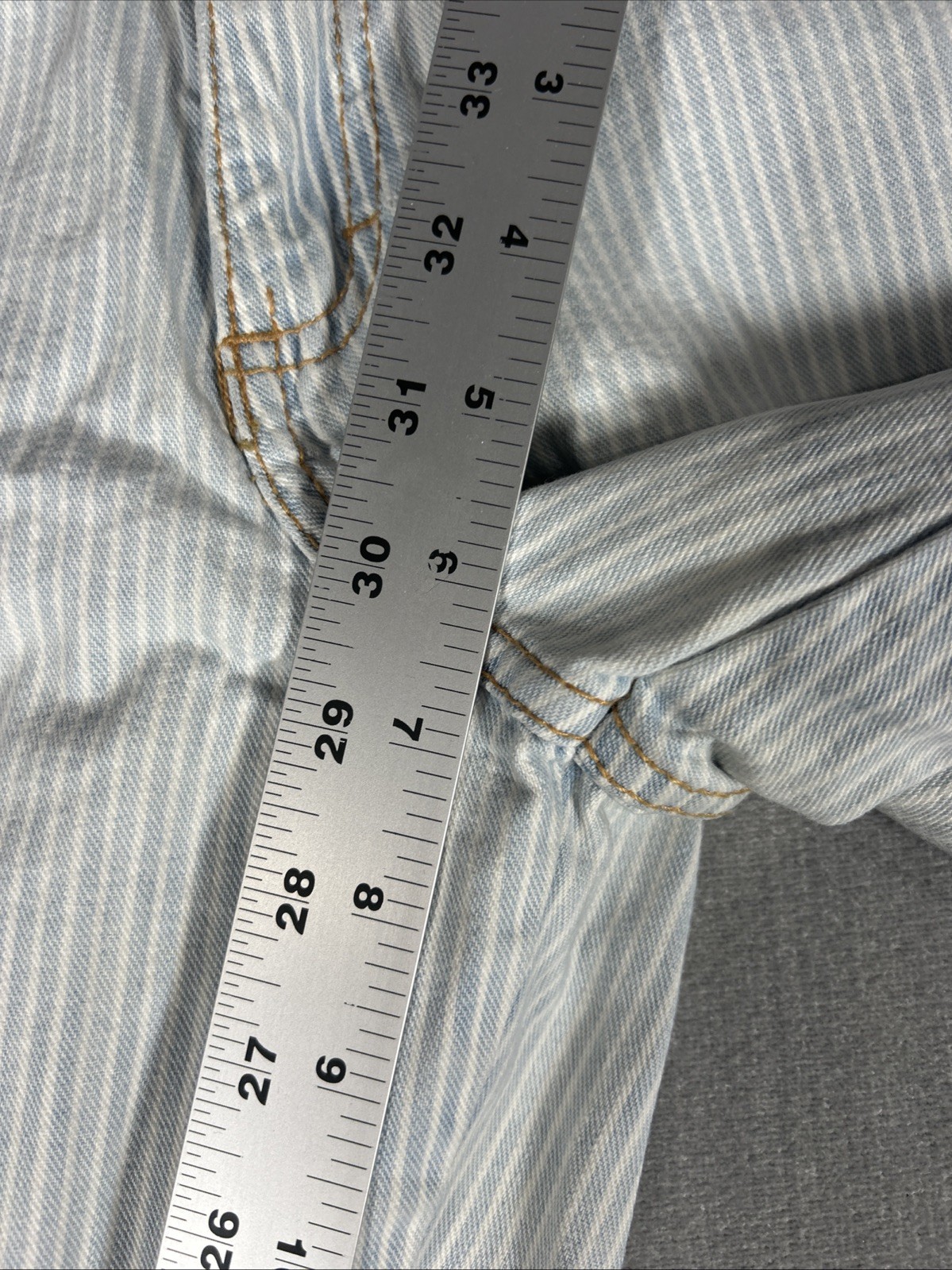 Woman’s Zena Size 4 Light pinstripe denim jeans Vintage