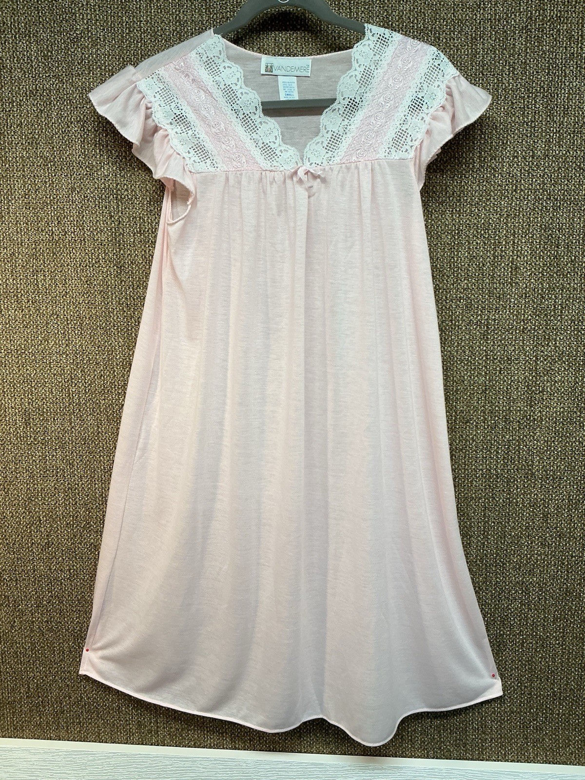 Vandemere Nightgown Women’s Small Pink w/ White Eyelet Trim Pullover