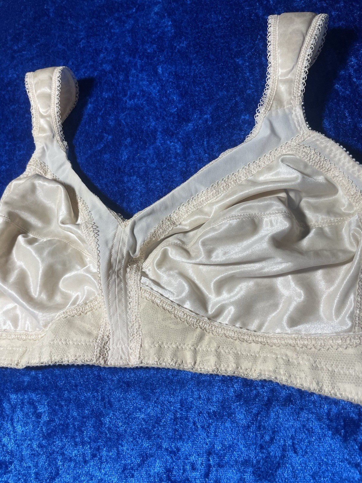 Vintage Underscore Bra 42b Wireless Comfort Padded Straps Fair Condition