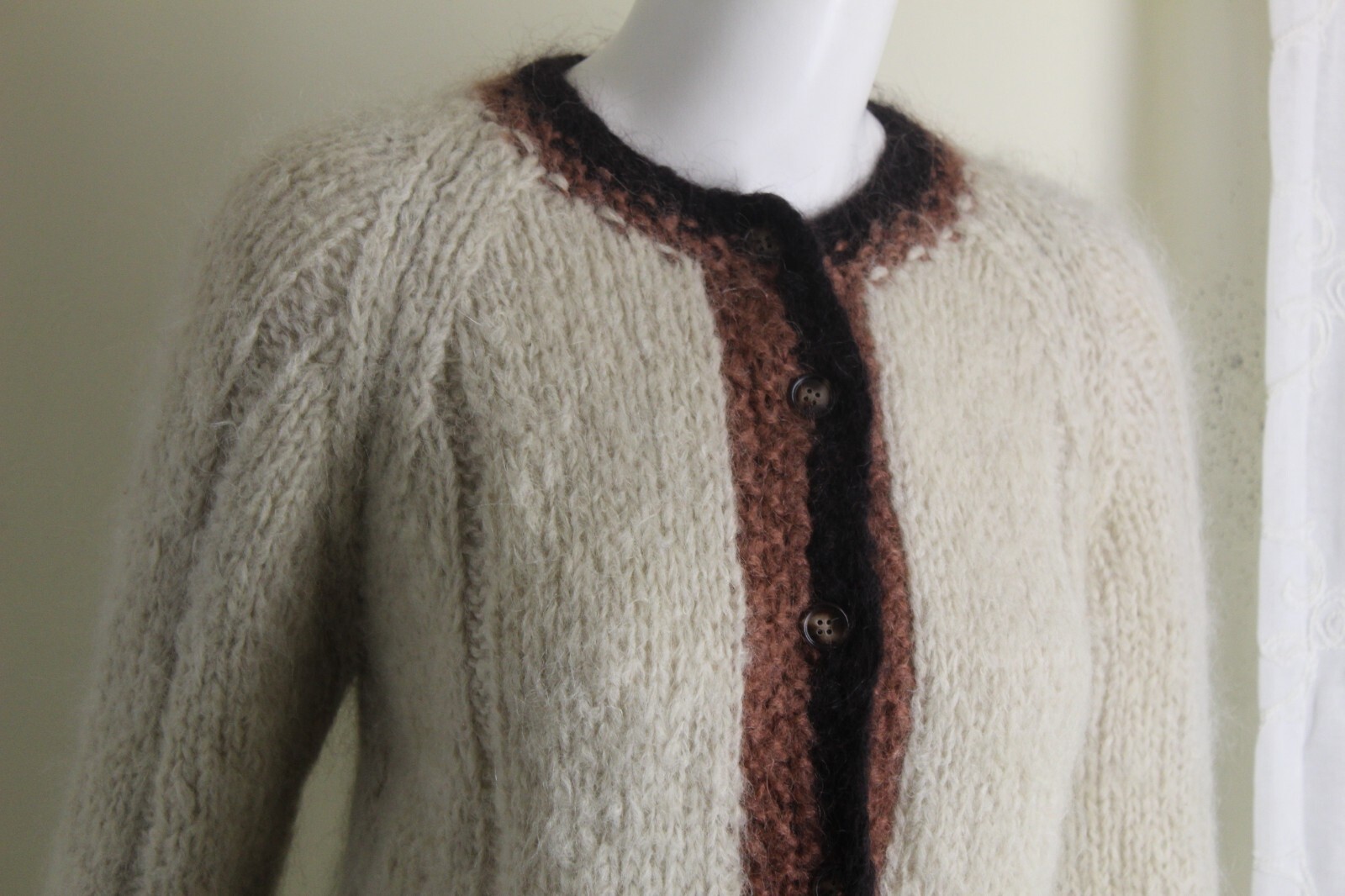 Vintage 1970s 60s Famelia Italian Mohair Gray Hand-Knit Chunky Cardigan Sweater