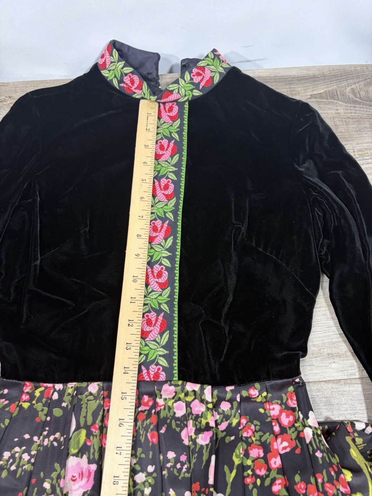 Vintage R&K Velvet & Floral maxi dress 1970s SIZE 12 See Measurements In Photos