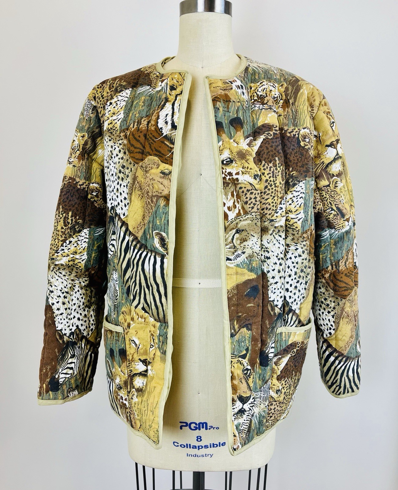 Vintage Quilted Wild Safari Animals Jacket Coat Reversible Tiger Leopard Giraffe