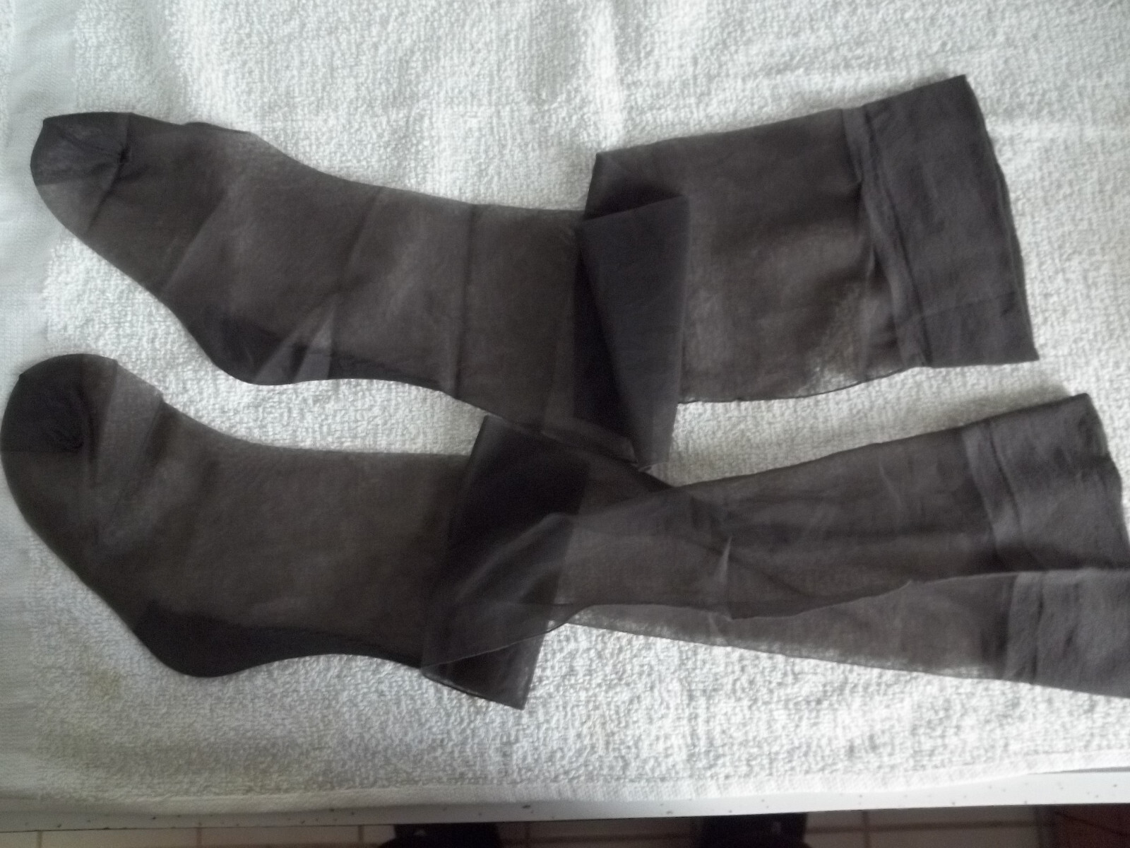 1 Pair Kunert Garter Seamed Black Nylon Flat Knit Stockings 9 1/2-10