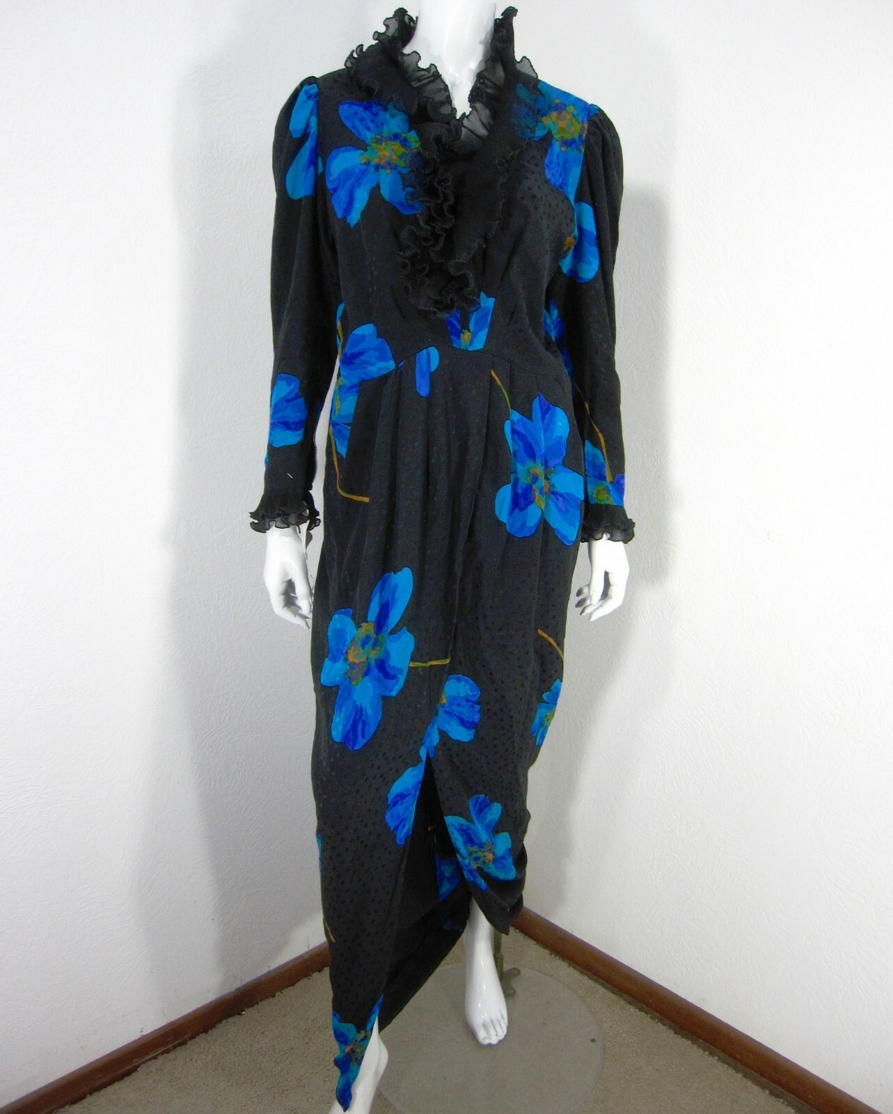 An Elizabeth Vintage Long Sleeve DRESS M Medium Black Blue Floral