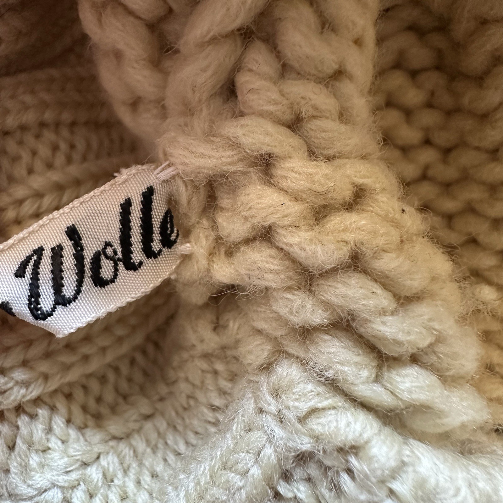 Vtg ALDO Gerick Handmade Cable Knit 100% Wool Sweater Women Medium Yellow Cream