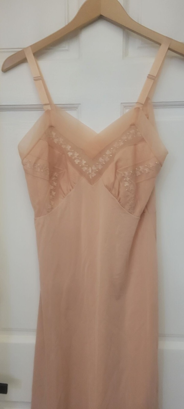 Peach Luxite by Kayser Embroidered Slip Vintage size 34
