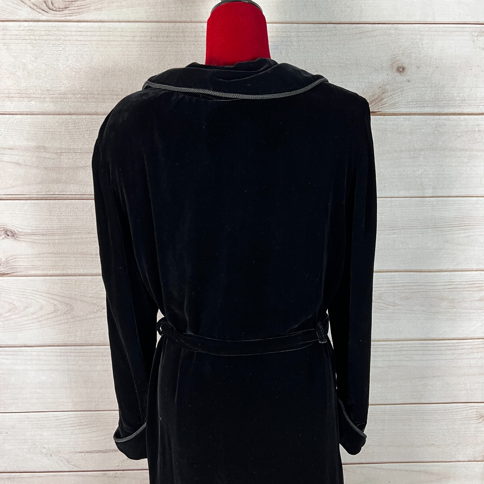 Vintage Georgette Trabolsi Neiman Marcus Womens Robe Medium Black Velvet Belted
