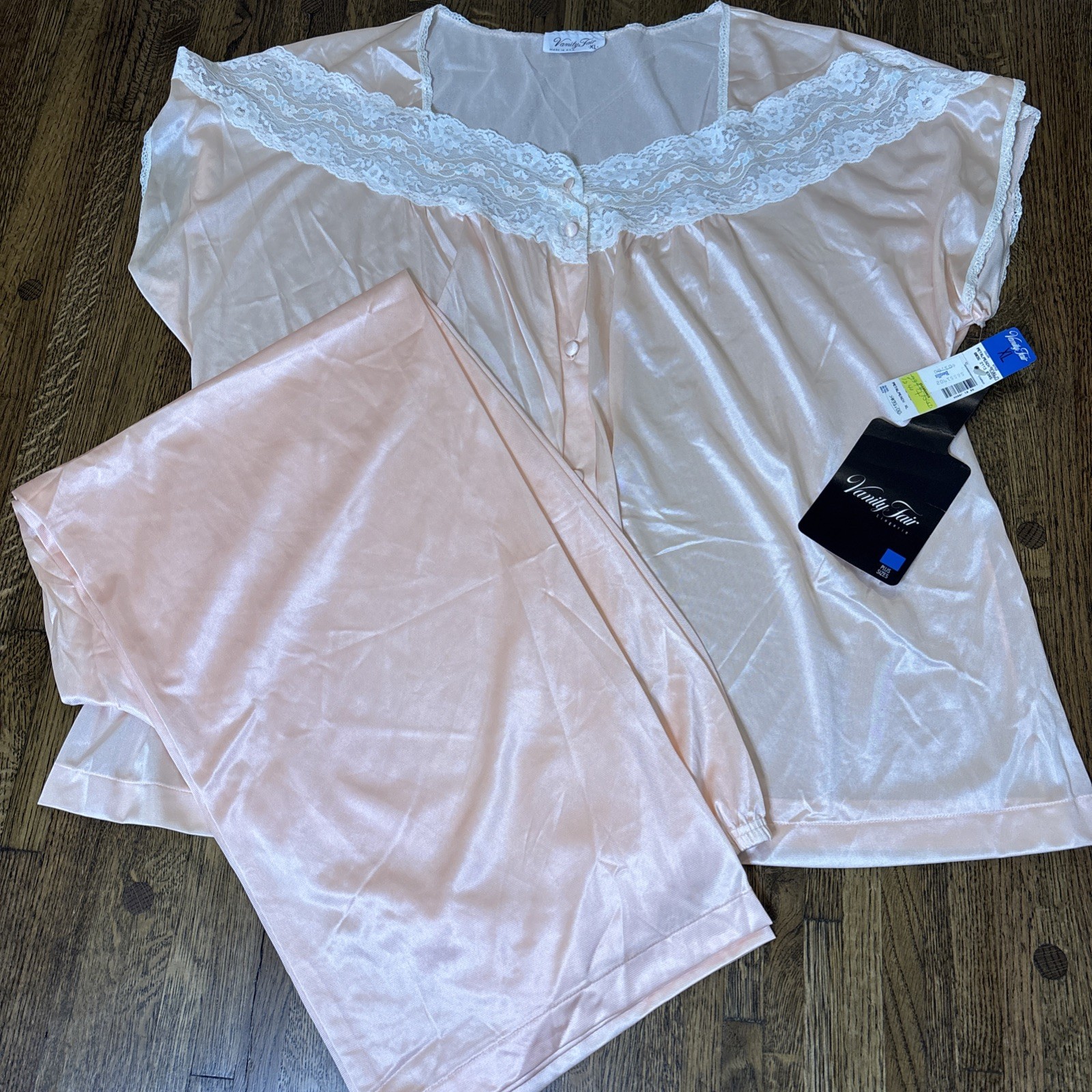 Vintage Vanity Fair Nylon Satin Peach 2-Piece Pajama Set Size XL NWT USA