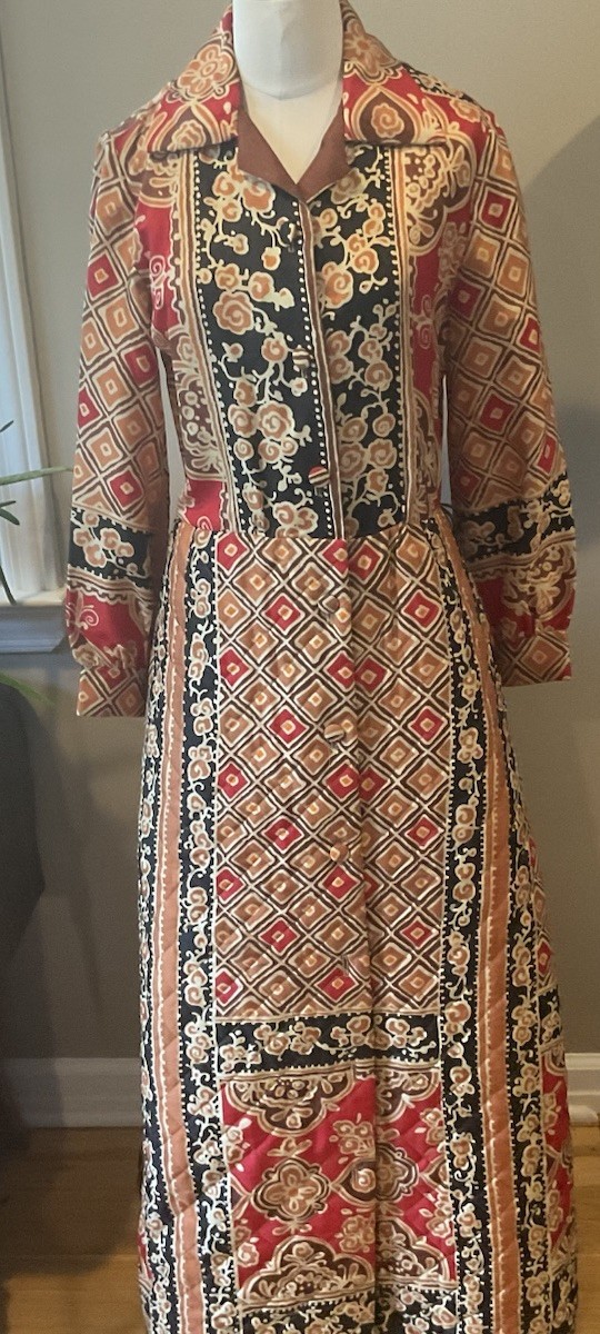 Vintage At Home Wear Van Raalte Quilted Housecoat Lounging Robe Geometric Print