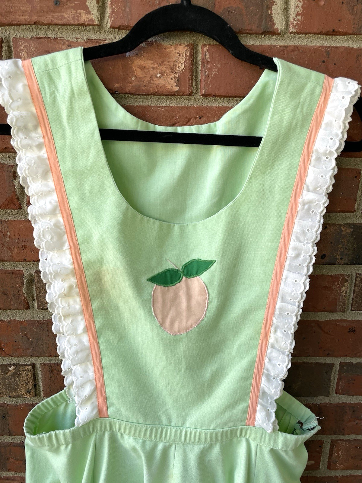Vintage Handmade Apron Dress Novelty Fruit Applique Eyelet Lace Ruffle Trim LG