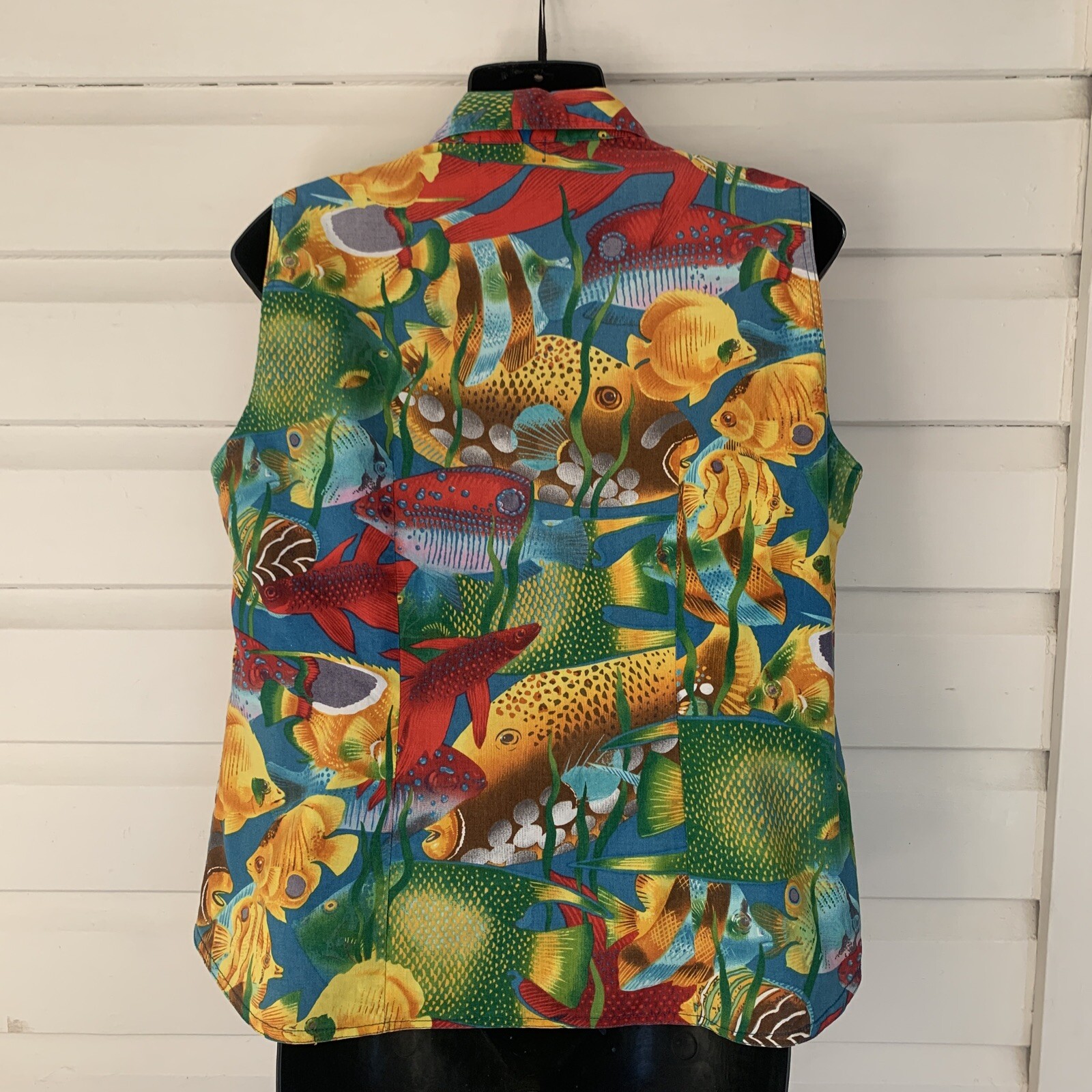 Nirvana Top Women’s Size L ( Bust 100cm) Sleeveless Collared Buttoned Vintage