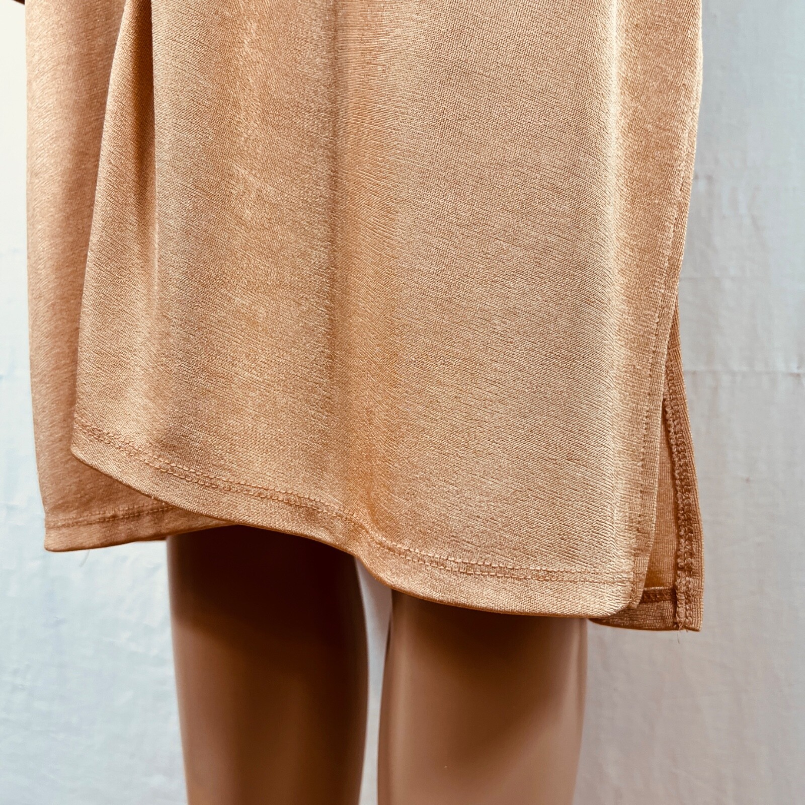 Zara Trafaluc women’s Robe. Sz M. Open front. Stretchy. Slinky. Acetate Span