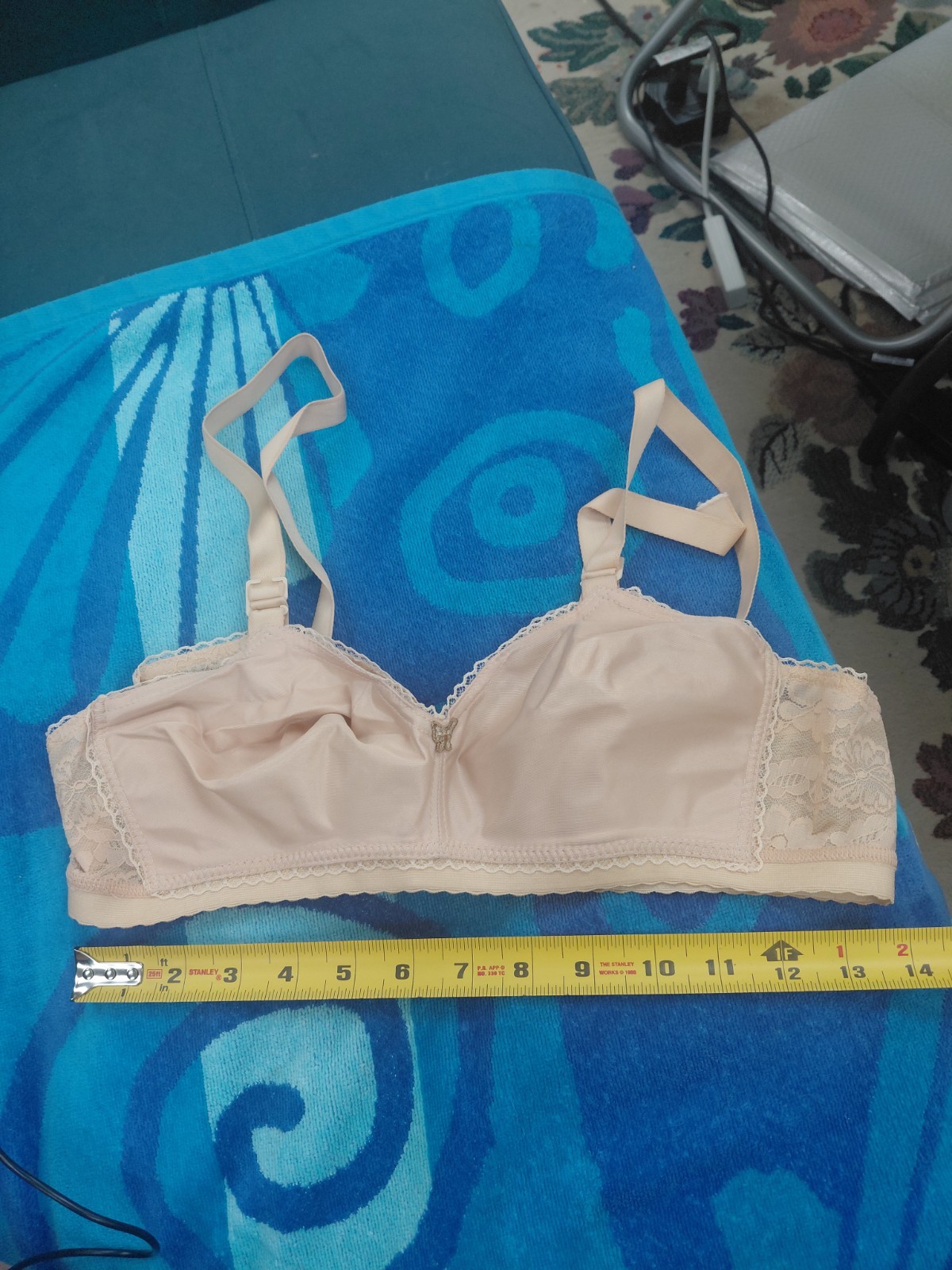 Vintage Lady Cameo Lingerie Bra Size 34C