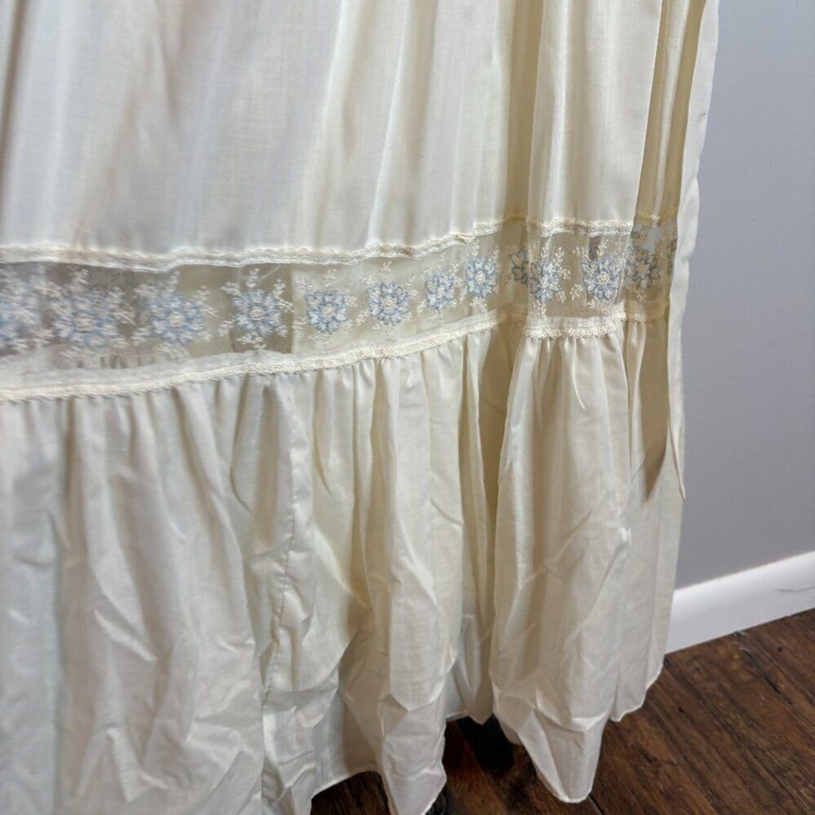 Gunne Sax 1970’s vintage white lacy tiered maxi dress