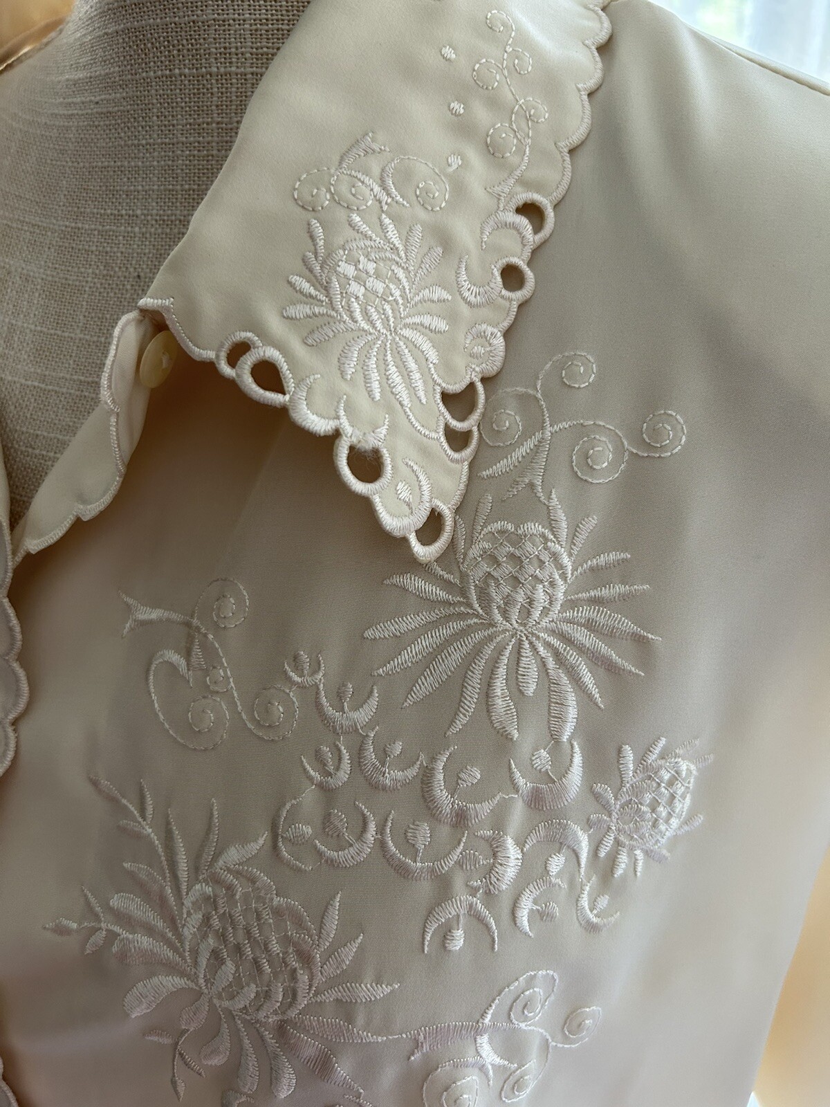 Vintage Retro 80s Beige Embroidered Blouse Cottagecore Grandma Fairy Whimsical L