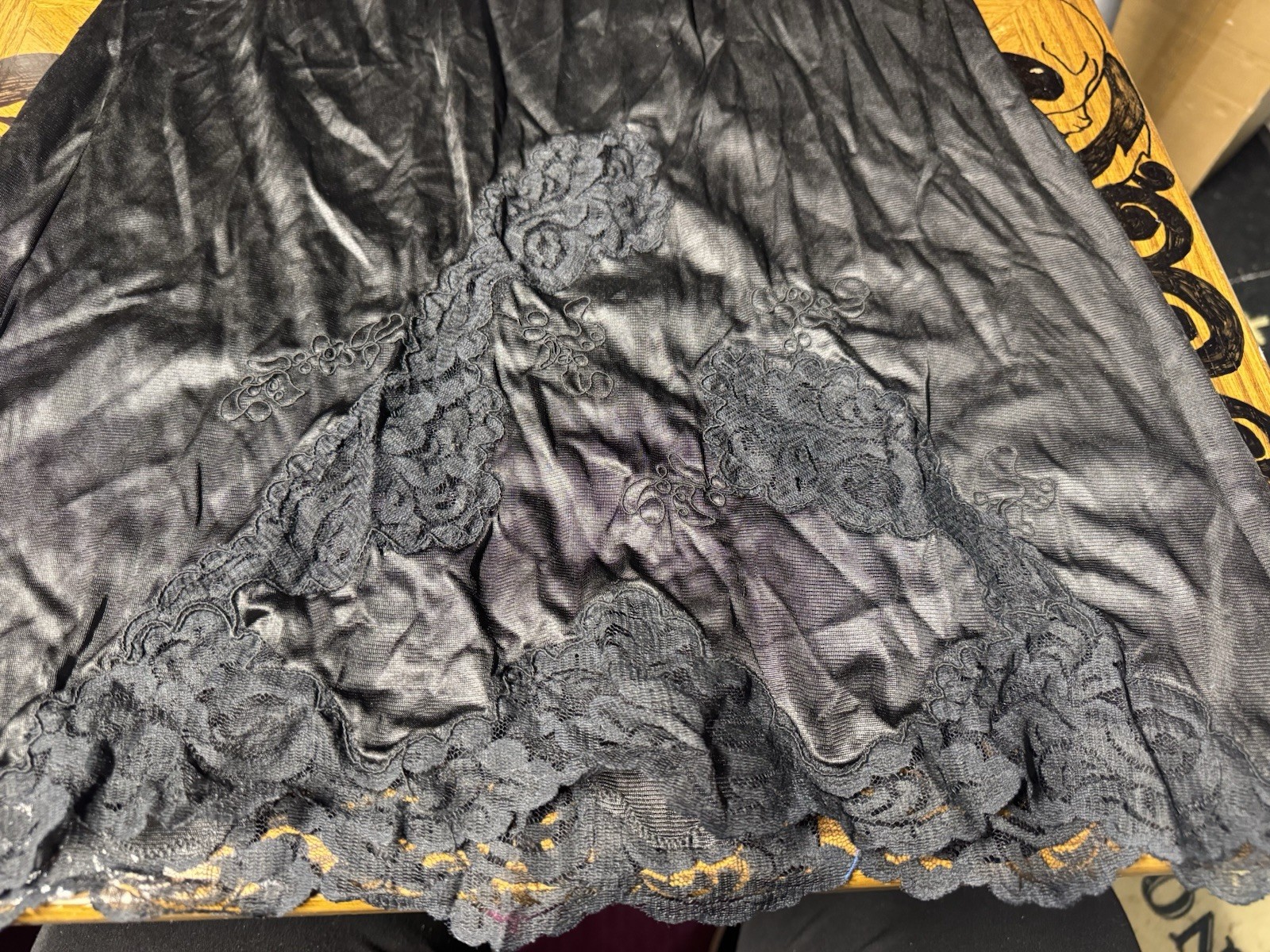 VINTAGE SUPER SATIN BY VINCENT HALF SLIP WITH LACE . BLACK. DUPONT ANTRON lll
