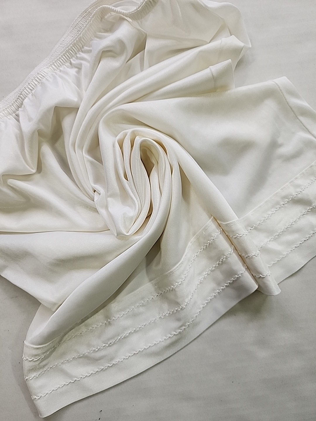 Mel-Lin Womens XL Nylon White HALF SLIP Skirt Lingerie 25″ Long Embroidered Vtg
