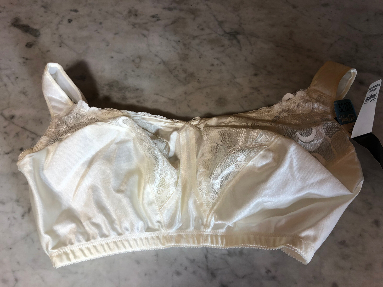 VTG Vanity Fair Bra 32DDD Ivory Full Figure Soft Cup NWT 71015