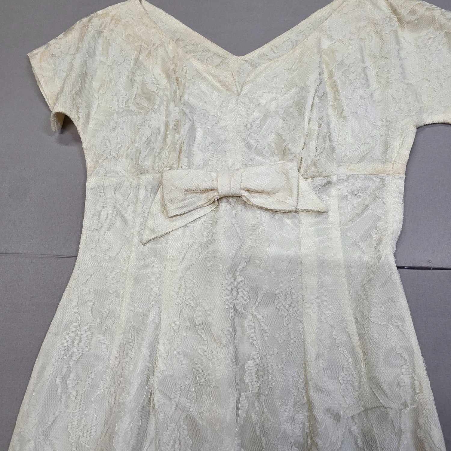 Vintage 50s Ivory Floral Lace Cocktail Dress Bow Waist Wiggle Sheath Mid Century