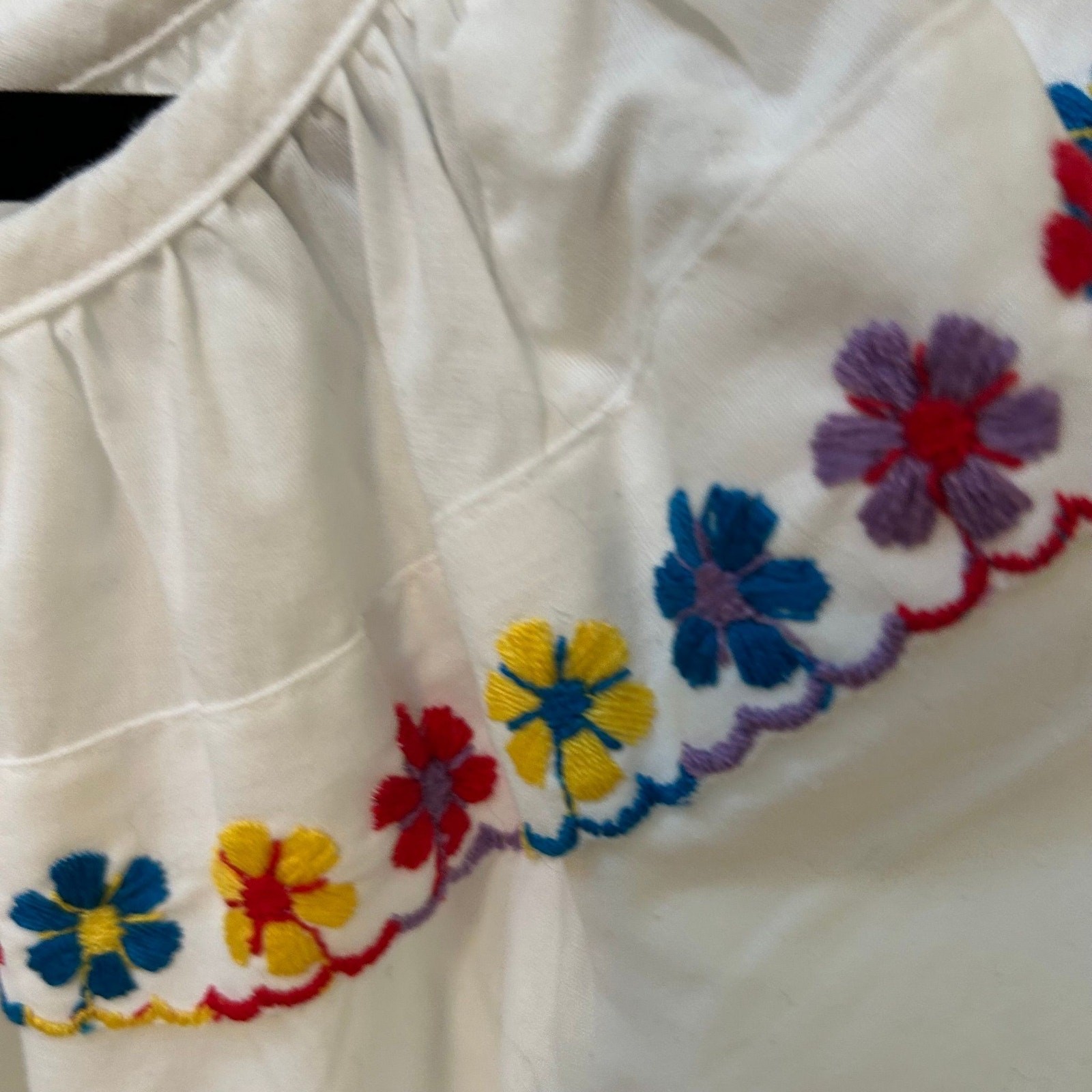 VTG Rockmount Ranch Wear White Floral Embroidered Ruffle Peasant Blouse Boho
