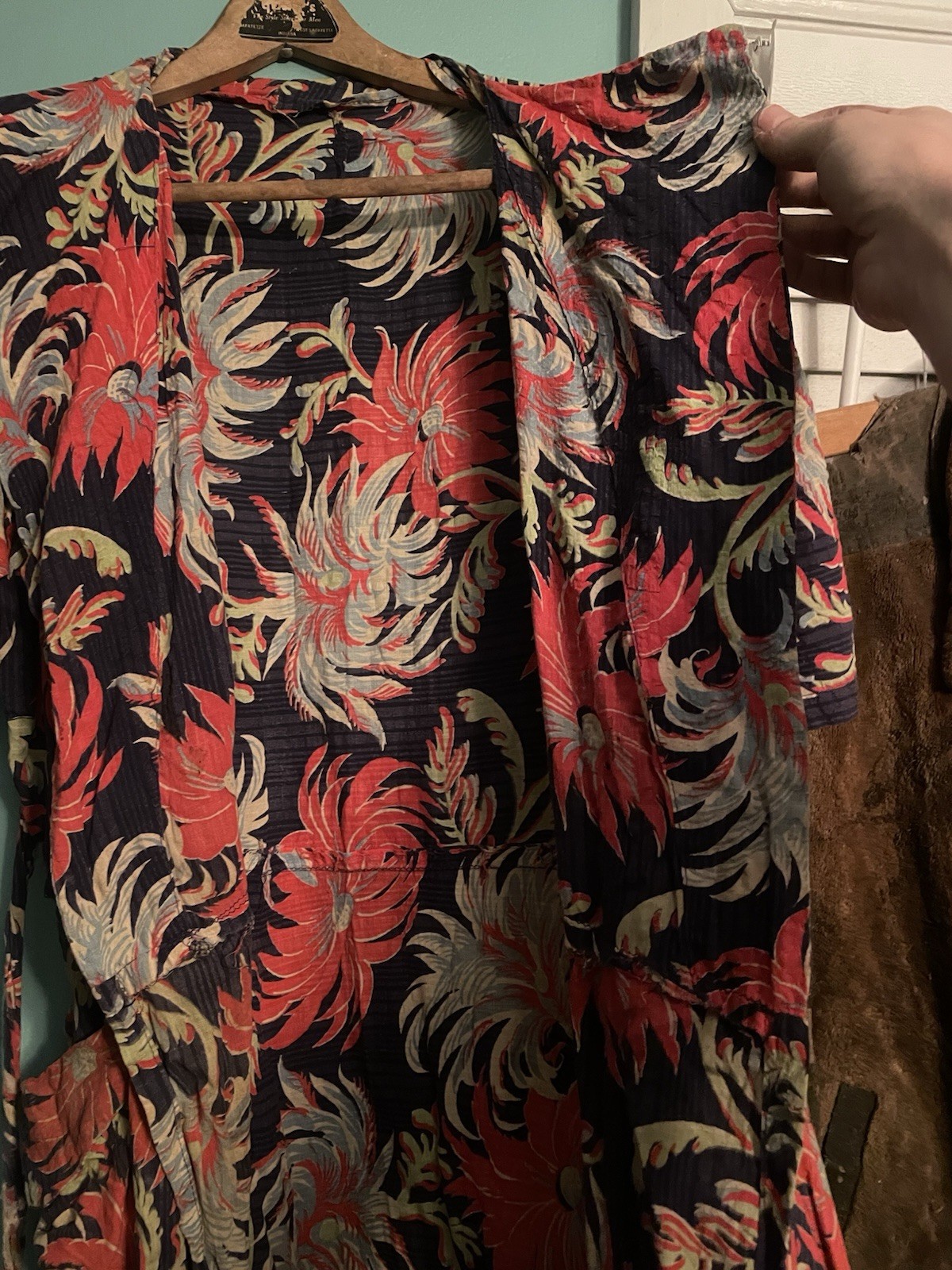 1940s 1950s Women’s Hawaiian Print Robe Coverup Vintage Beach Wear / Resort Wear
