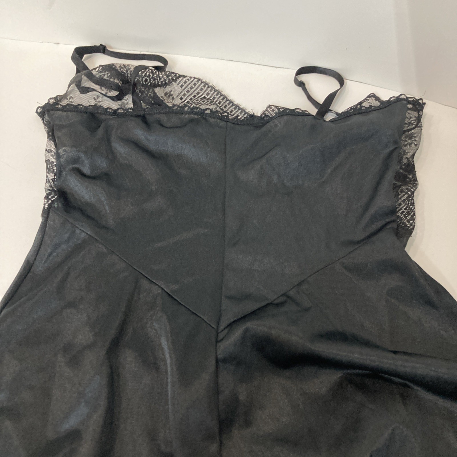 Formfit Slip Vintage Black 34 (10-12) Preowned Excellent Condition