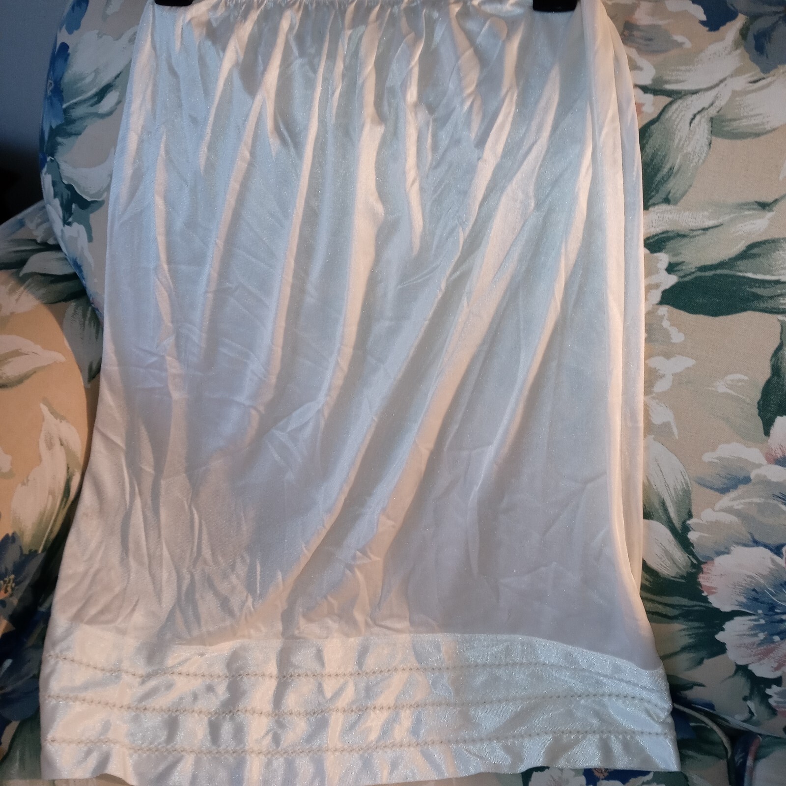 Vintage CREAM Nylon & LACE Half Slip VTG 80s Used 11 Inches W
