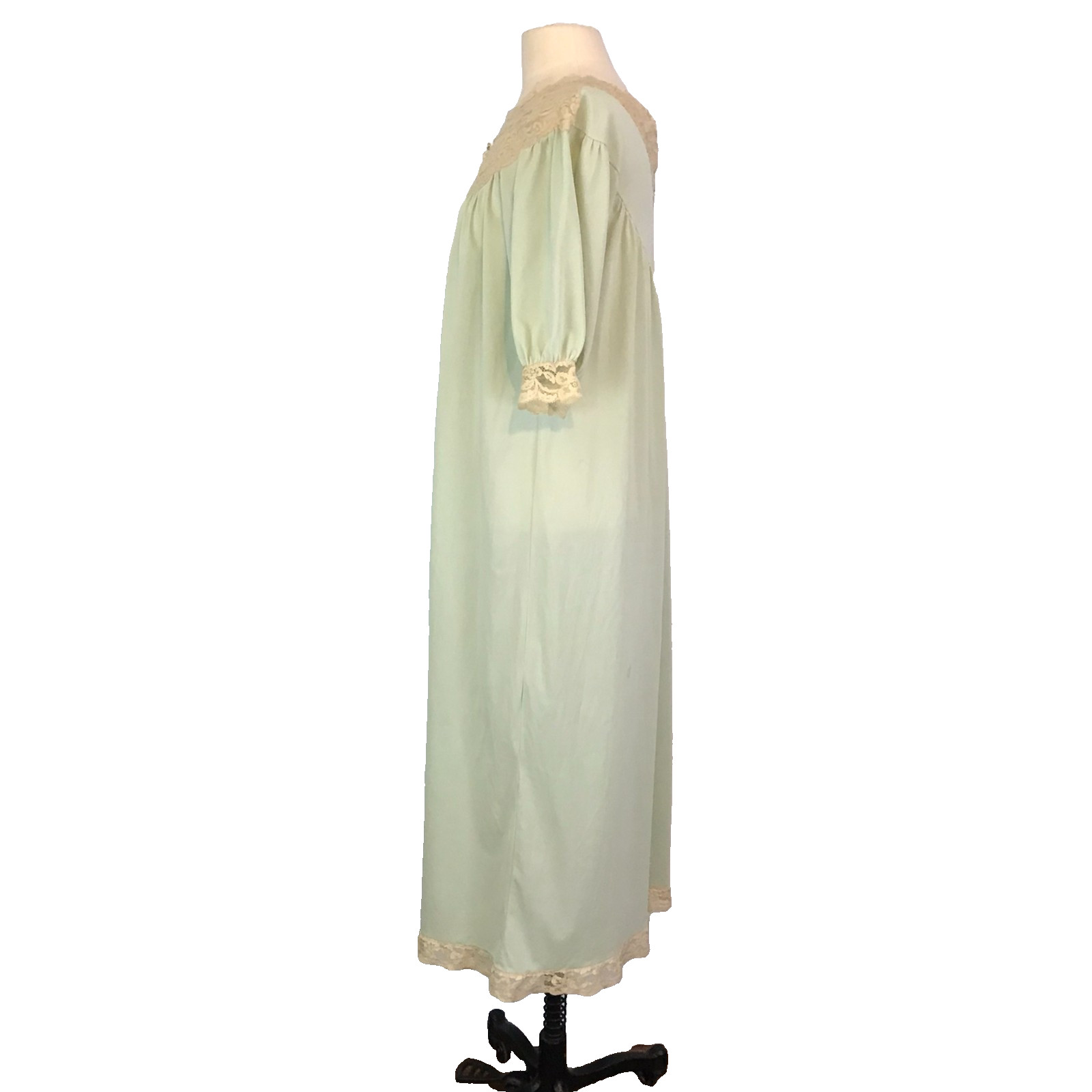 Cira Vintage Light Green Cream Lace Long Nightgown, Short Sleeves V-Neck 38 Bust