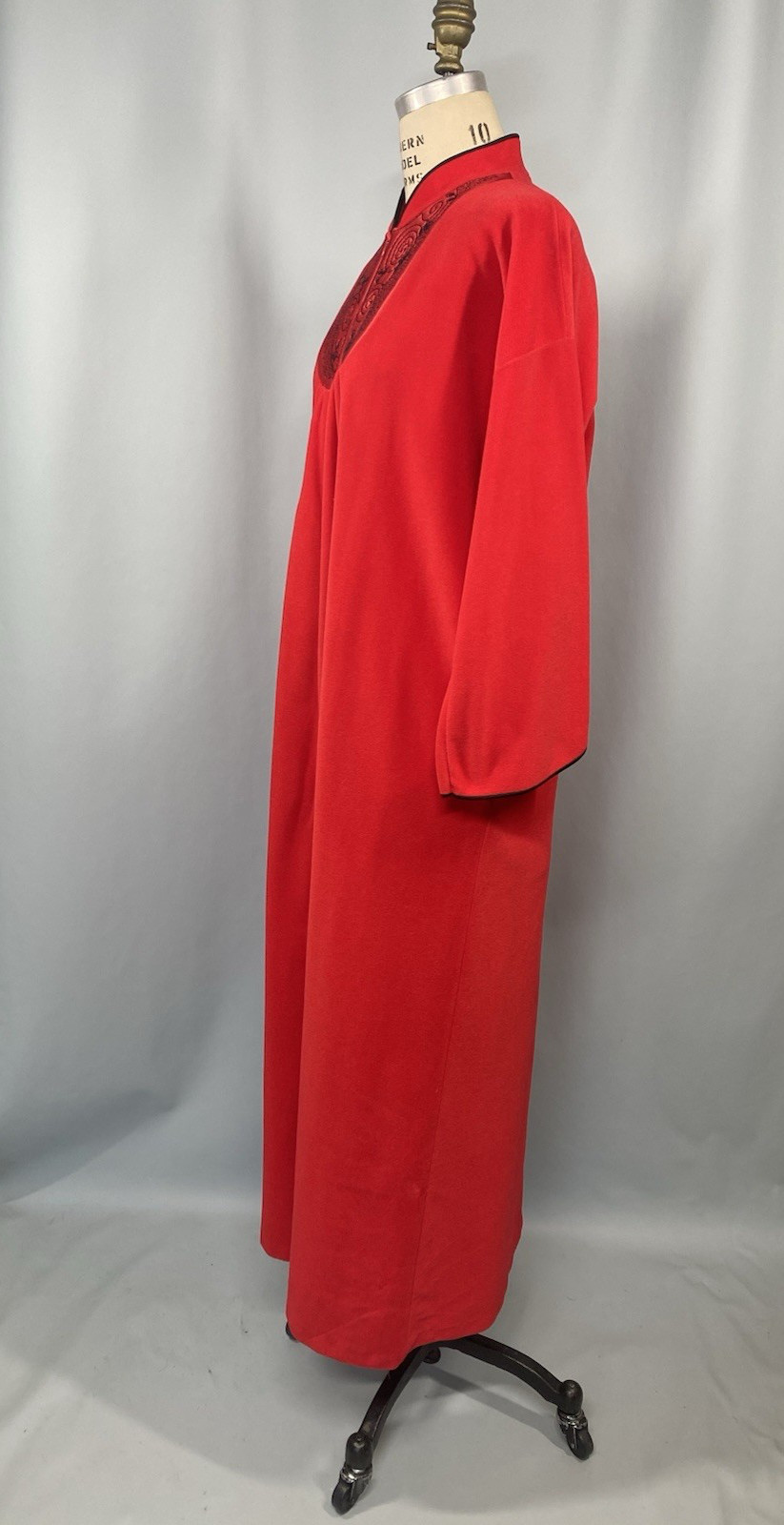 Vintage Women’s Robe SIZE MEDIUM red black velour HEIRESS 70s 80s long high neck