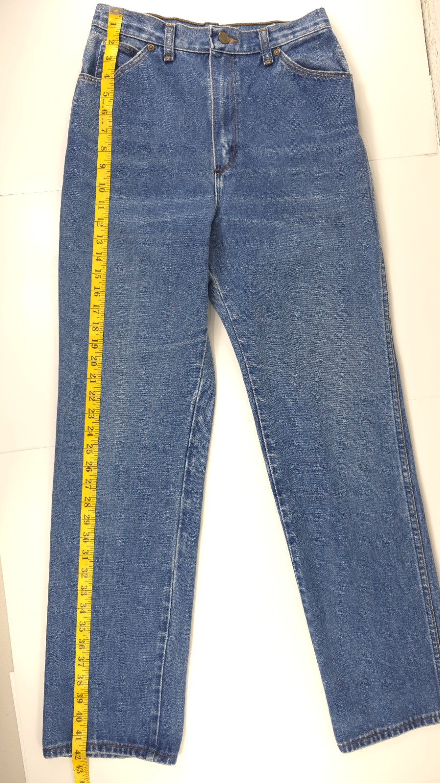 VINTAGE WRANGLER WOMEN’S JEANS SIZE 10 AVERAGE MEASUREMENTS 27×32 *100% COTTON*