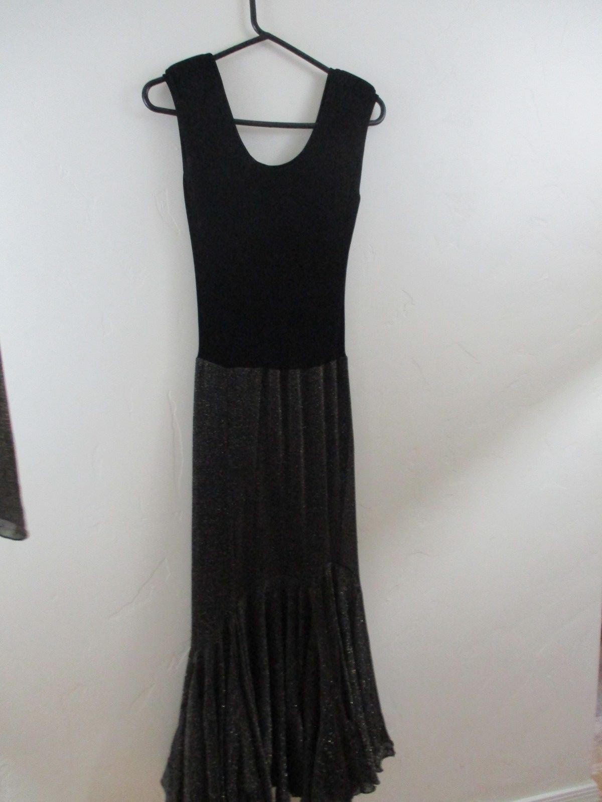 M Vintage dress Shinny gold black 1980s 1990s 2pc maxi ruffle