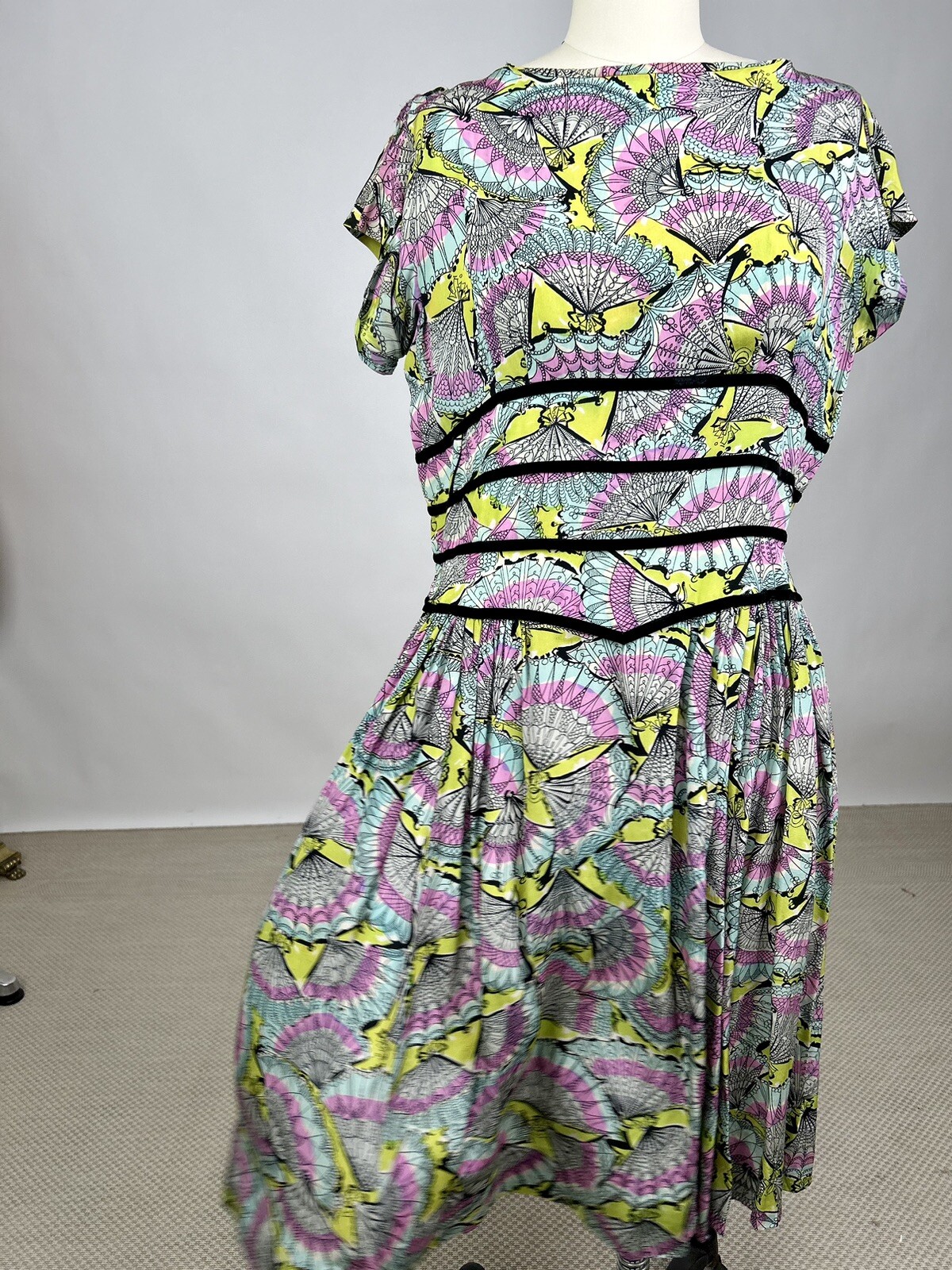 Vintage 1940s Silk Novelty Fan Print Dress Blue Pink Green Black Velvet Ribbons