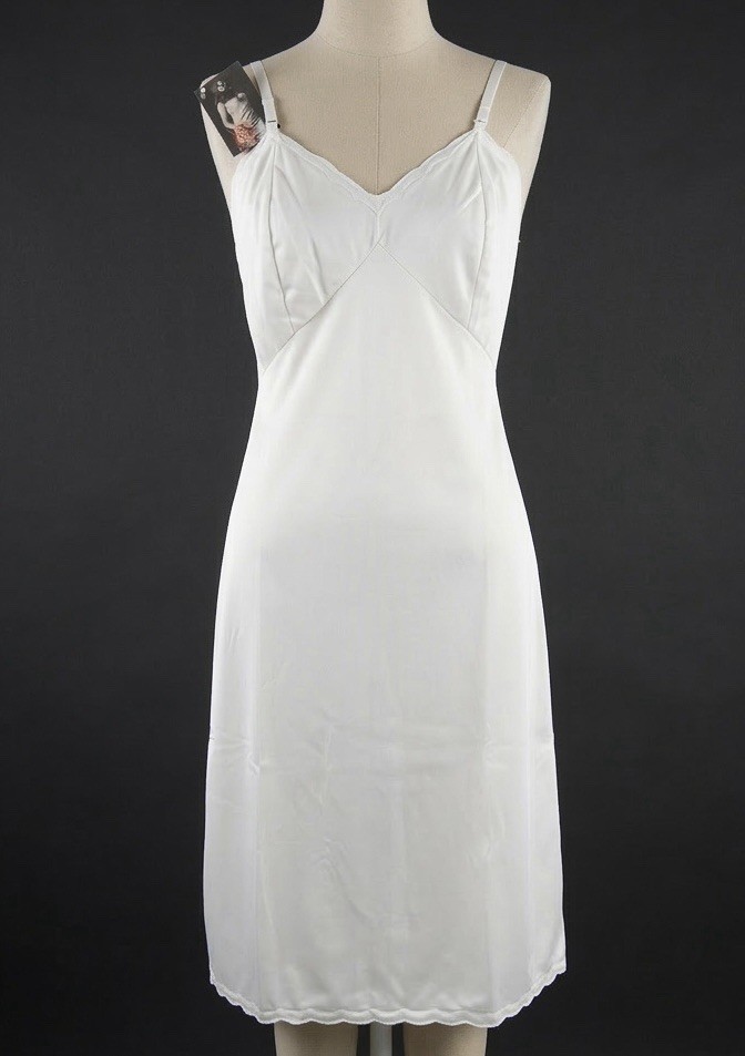 NWT 1960s Vintage Ivory White Slip GAYMODE by Penney’s Scalloped Bridal Romantic