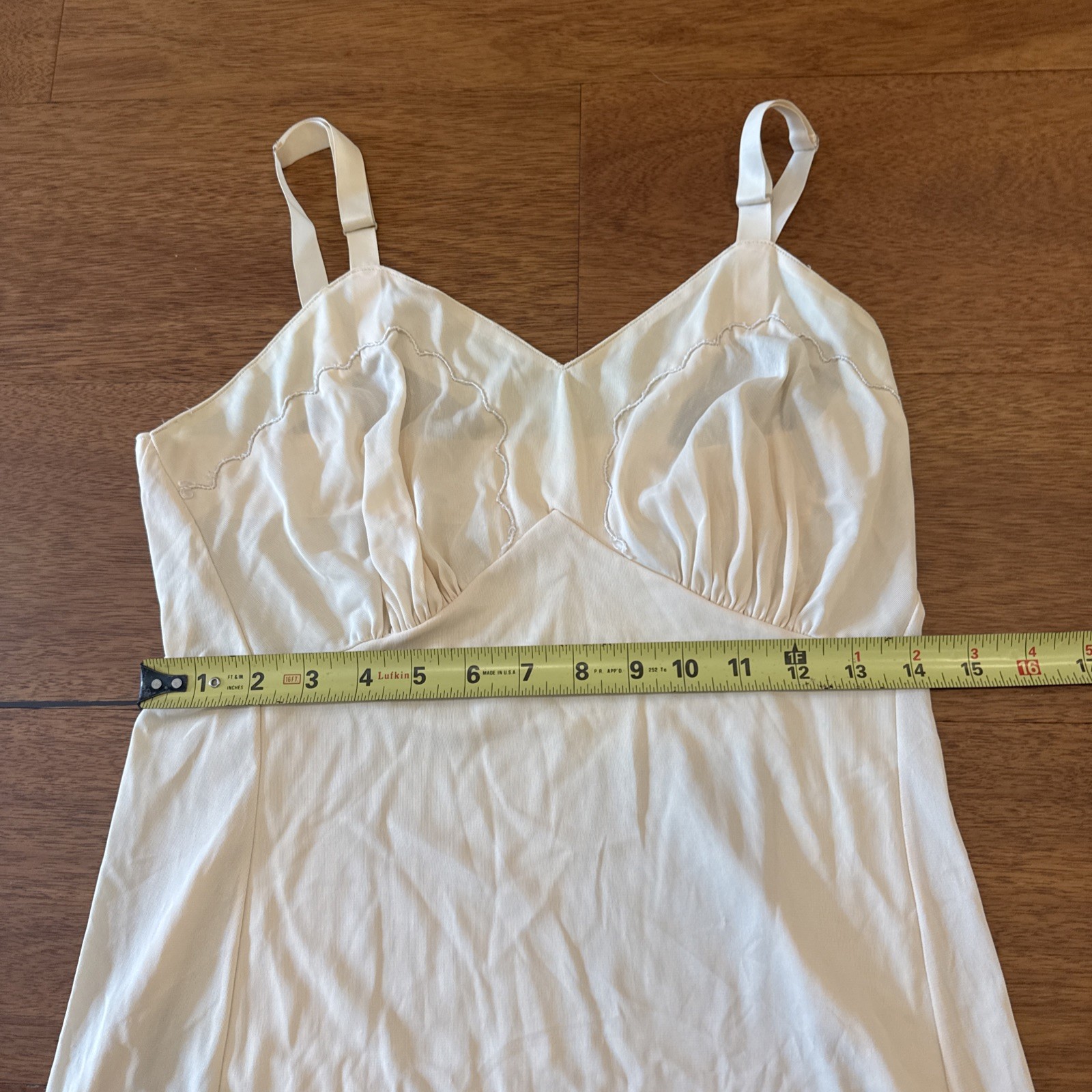 Vintage Women’s Full Slip Size 36 M Medium Nylon 39″ long off white