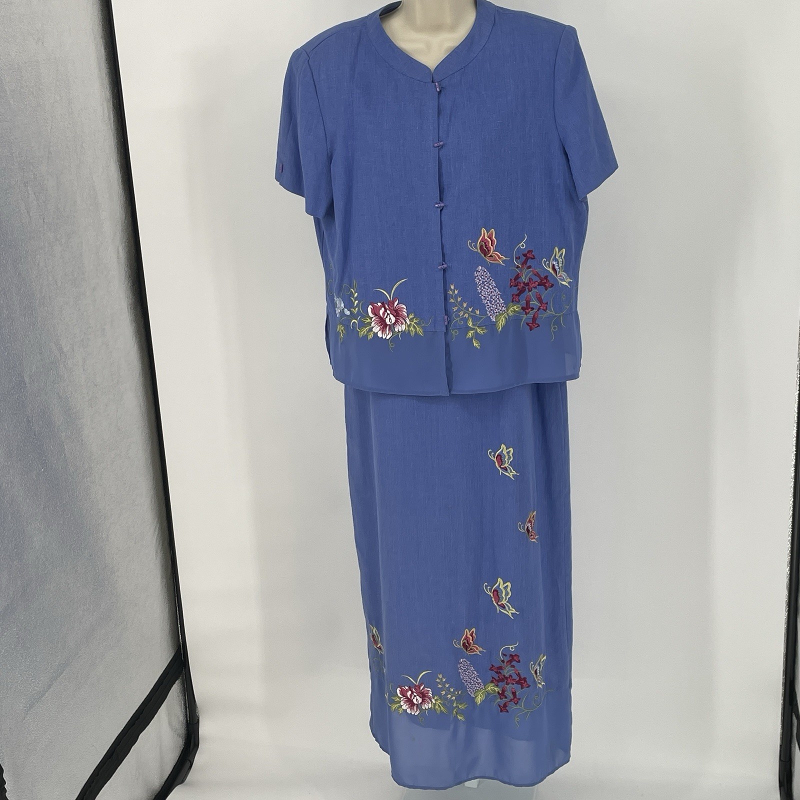 VTG Plaza South 2piece Dress Embroidered Mid Length Side Slit Sleeveless