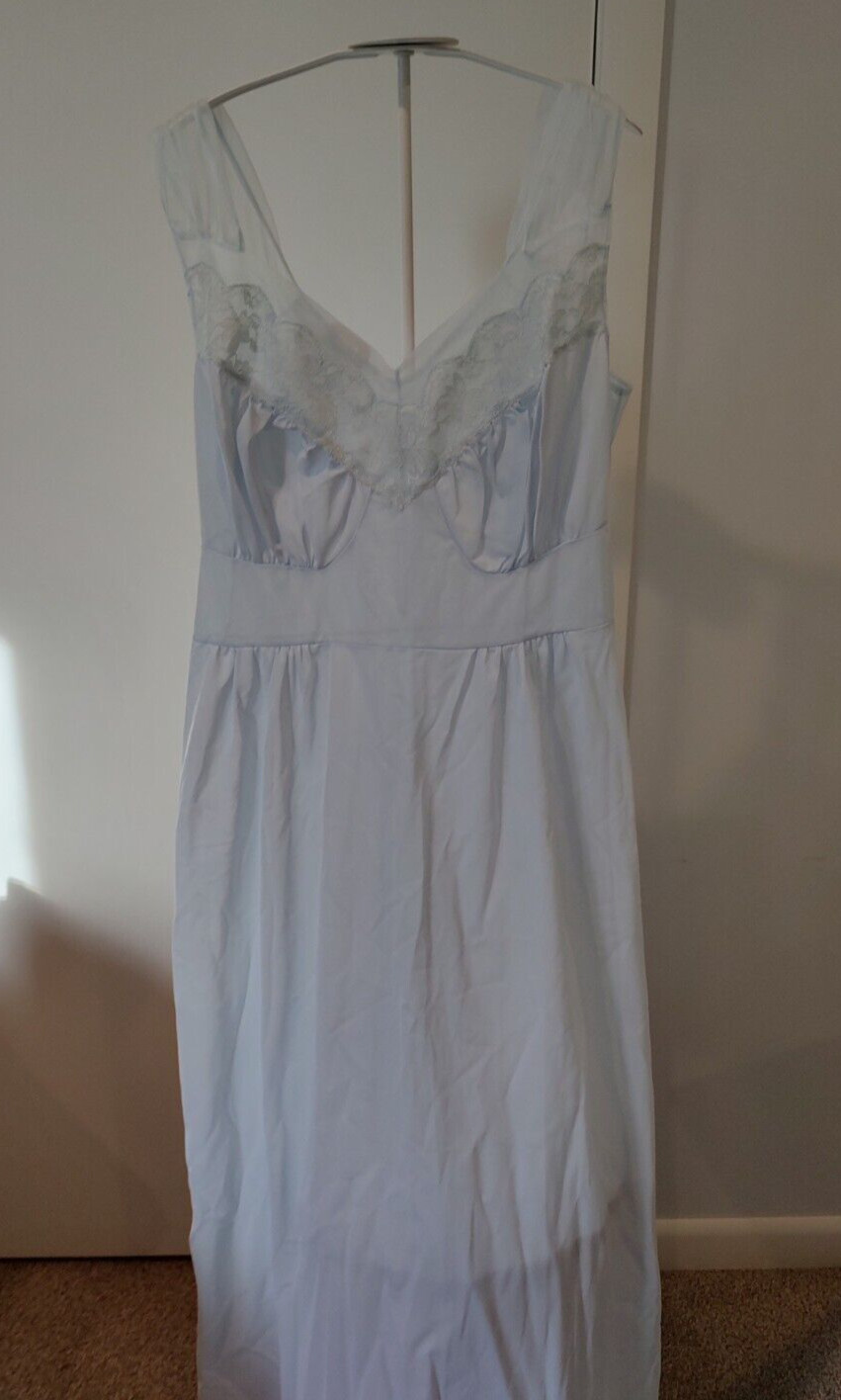 vintage lorraine nightgown Lingerie- M 36/38 Bust