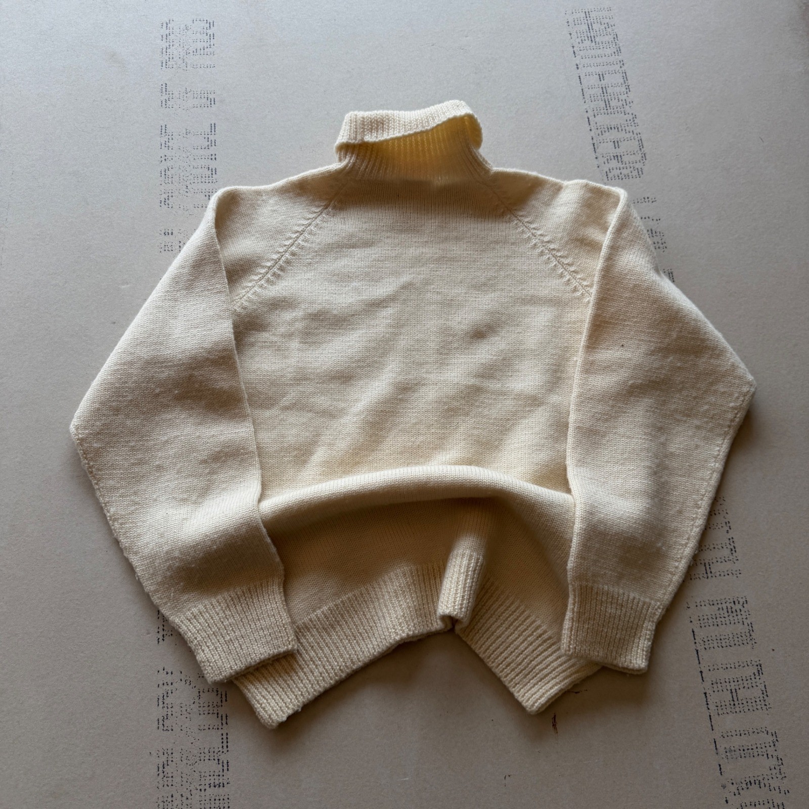 Vintage 80s Snowy Peak Cable Knit Turtleneck Sweater