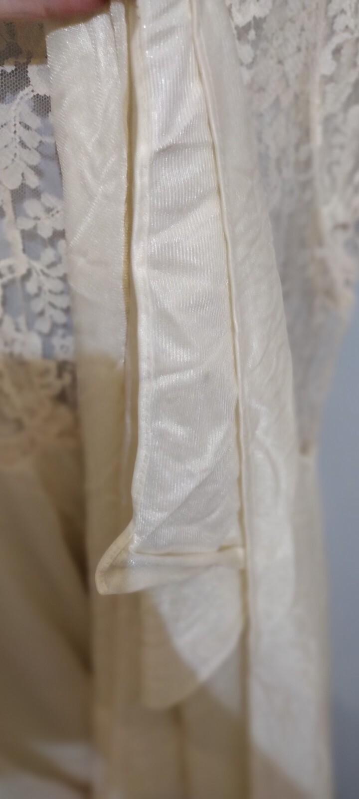 Vintage womens Robe Size L Large Lace Creme Beige Union Tag Costume