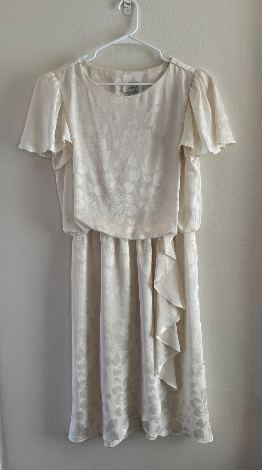 Vintage Floral Jacquard Flutter-Sleeve Midi Dress Size 15/16 Soft Cream/Ivory