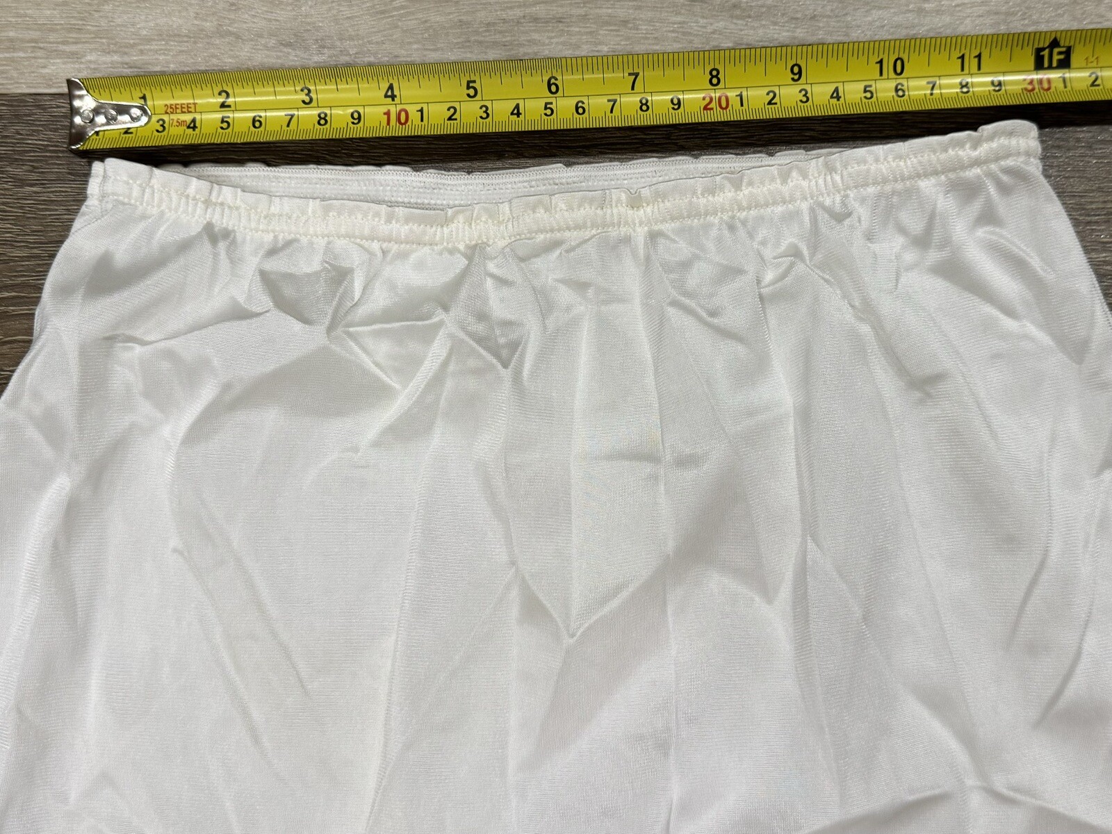 Vintage JC Penney White Half Slip Size Medium 100% Antron Nylon Lace Trim EUC