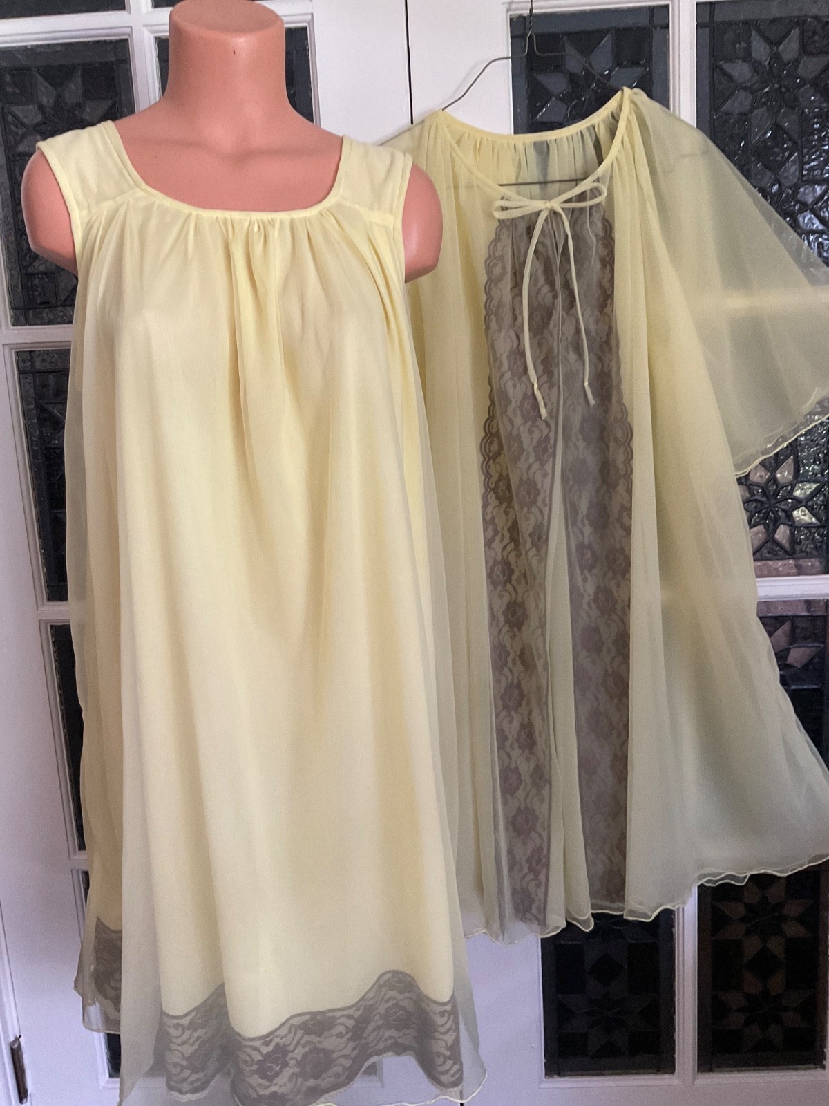 Vtg. 1960’s Peignoir Set Babydoll Nightgown 4 Layers Chiffon Nylon Lace Trim M/L