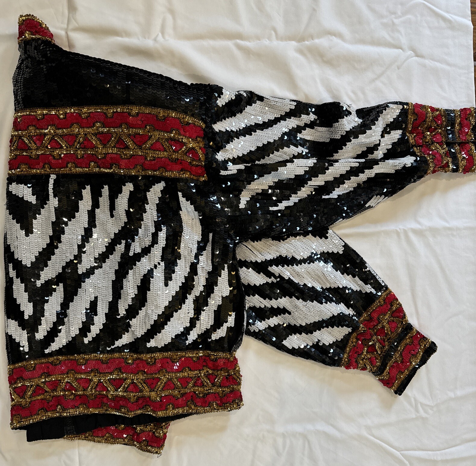 Modi Vintage 80’s Sequin Jacket Size XL(12-14). Very Good Condition